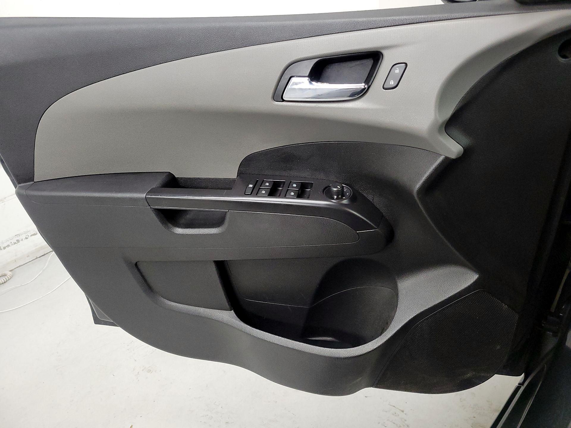 Thumbnail: 2014 Chevrolet Sonic - 12