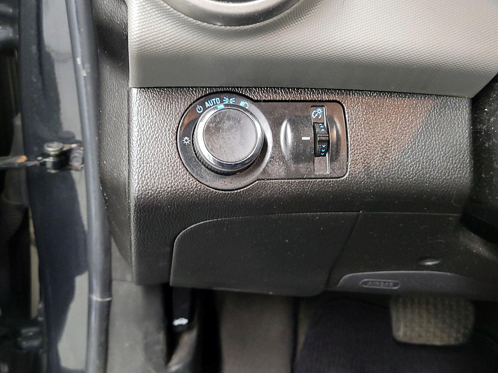 Thumbnail: 2014 Chevrolet Sonic - 13