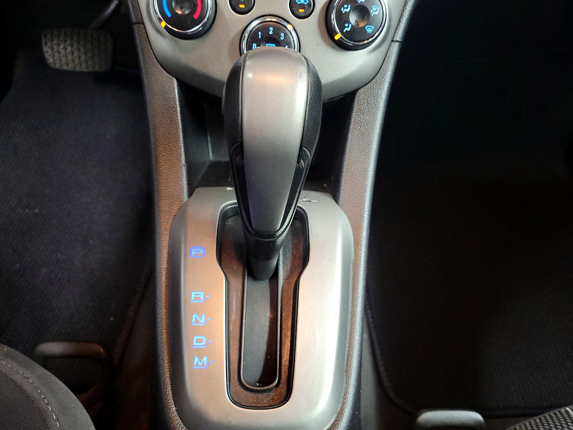 Thumbnail: 2014 Chevrolet Sonic - 16