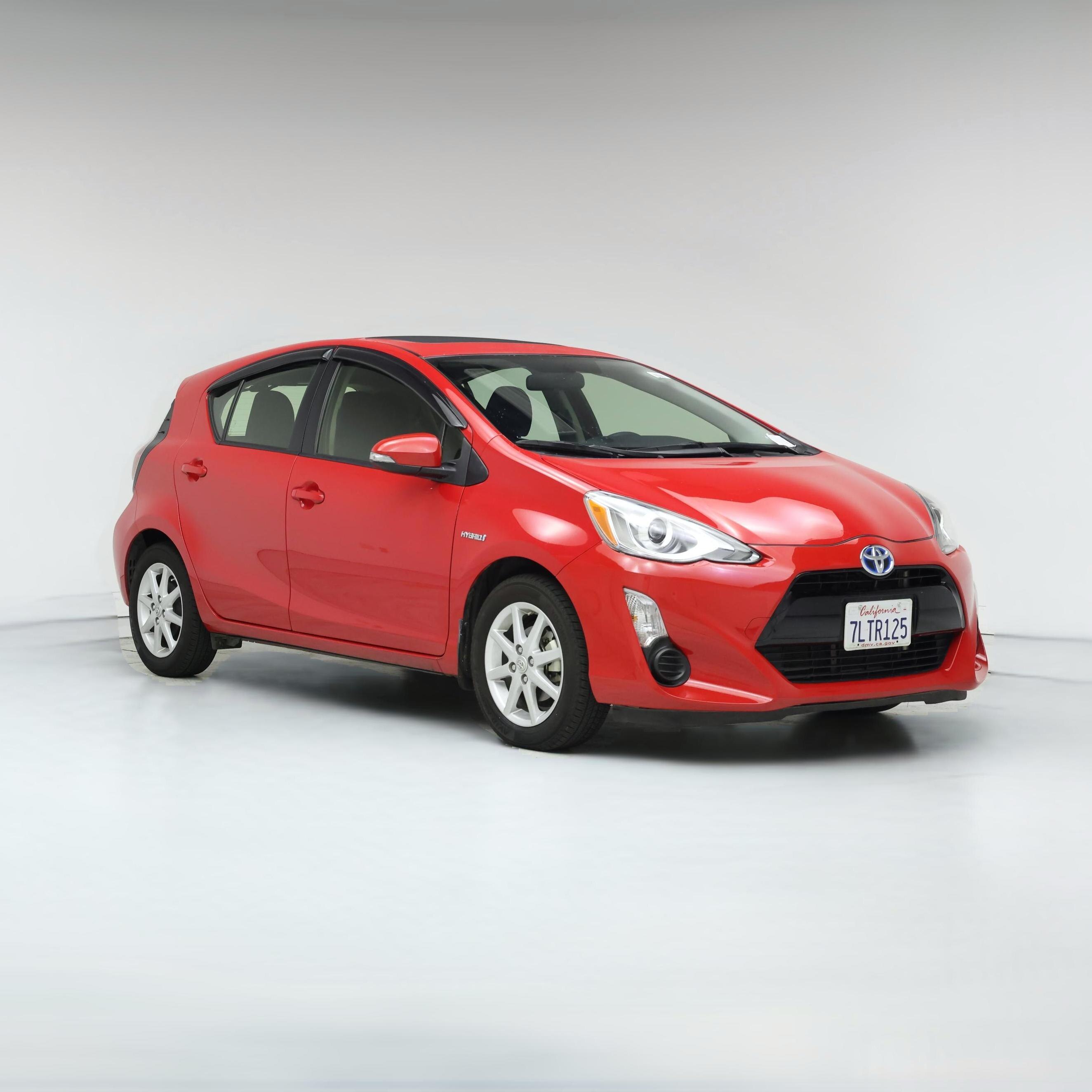 Thumbnail: 2015 Toyota Prius c - 1