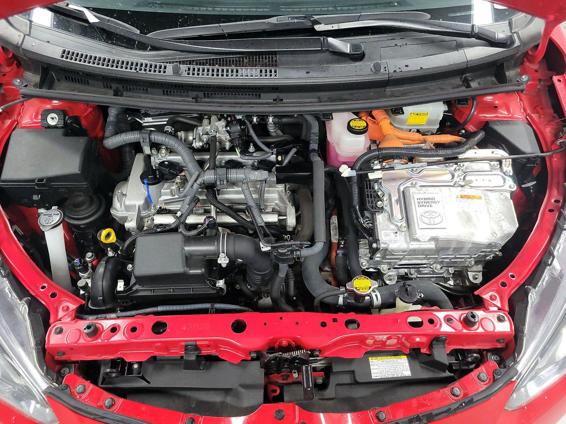 Thumbnail: 2015 Toyota Prius c - 19