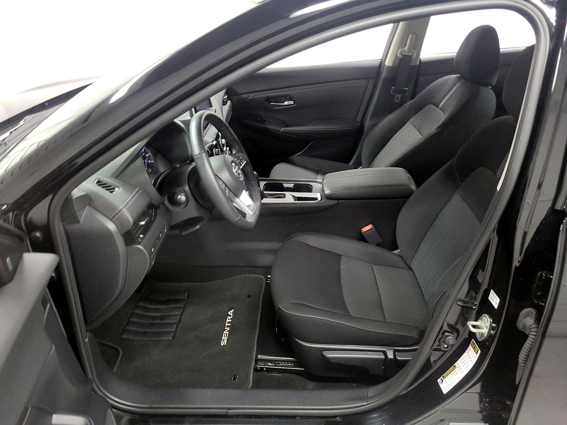Thumbnail: 2022 Nissan Sentra - 11
