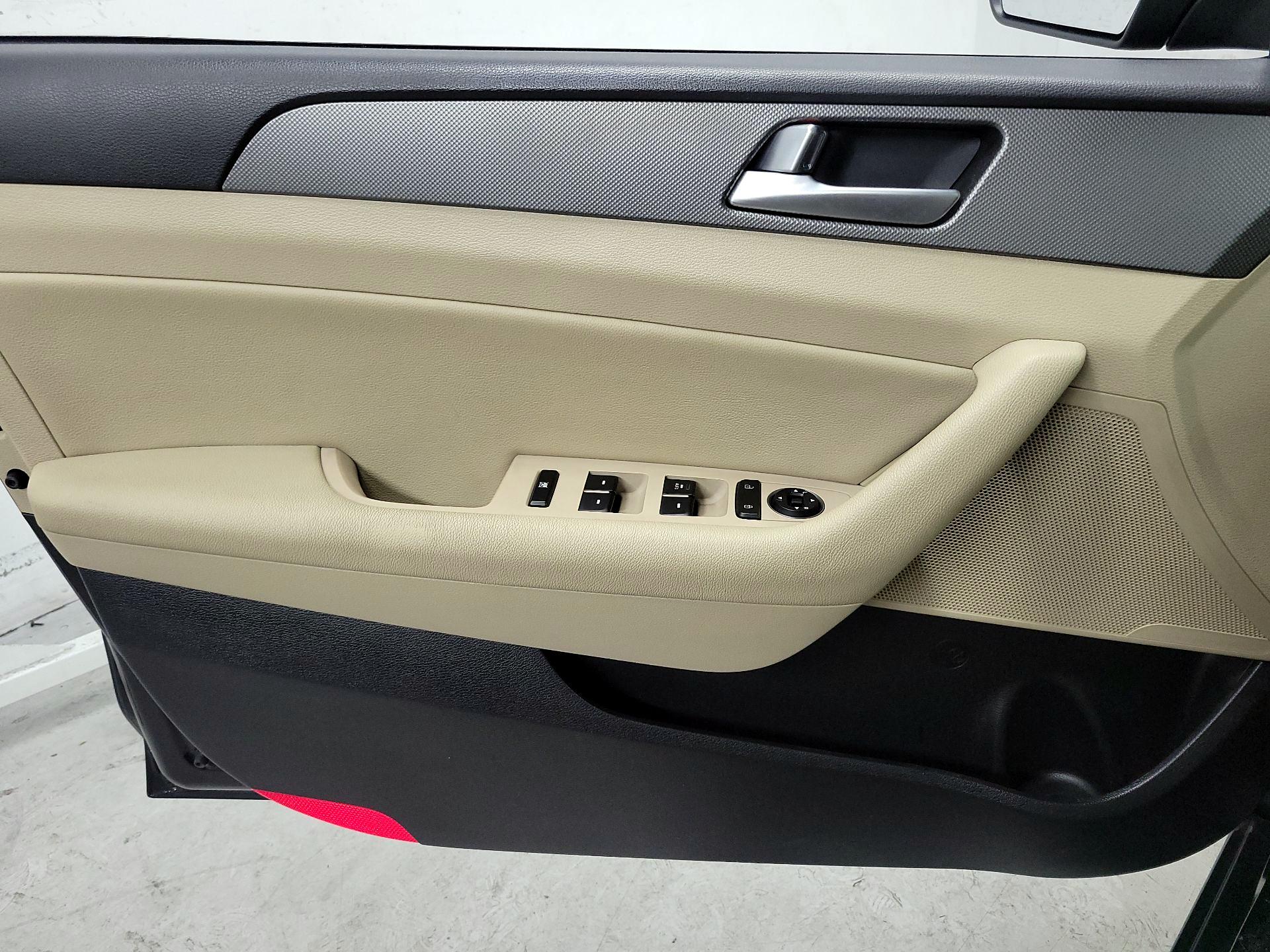 Thumbnail: 2015 Hyundai Sonata - 12