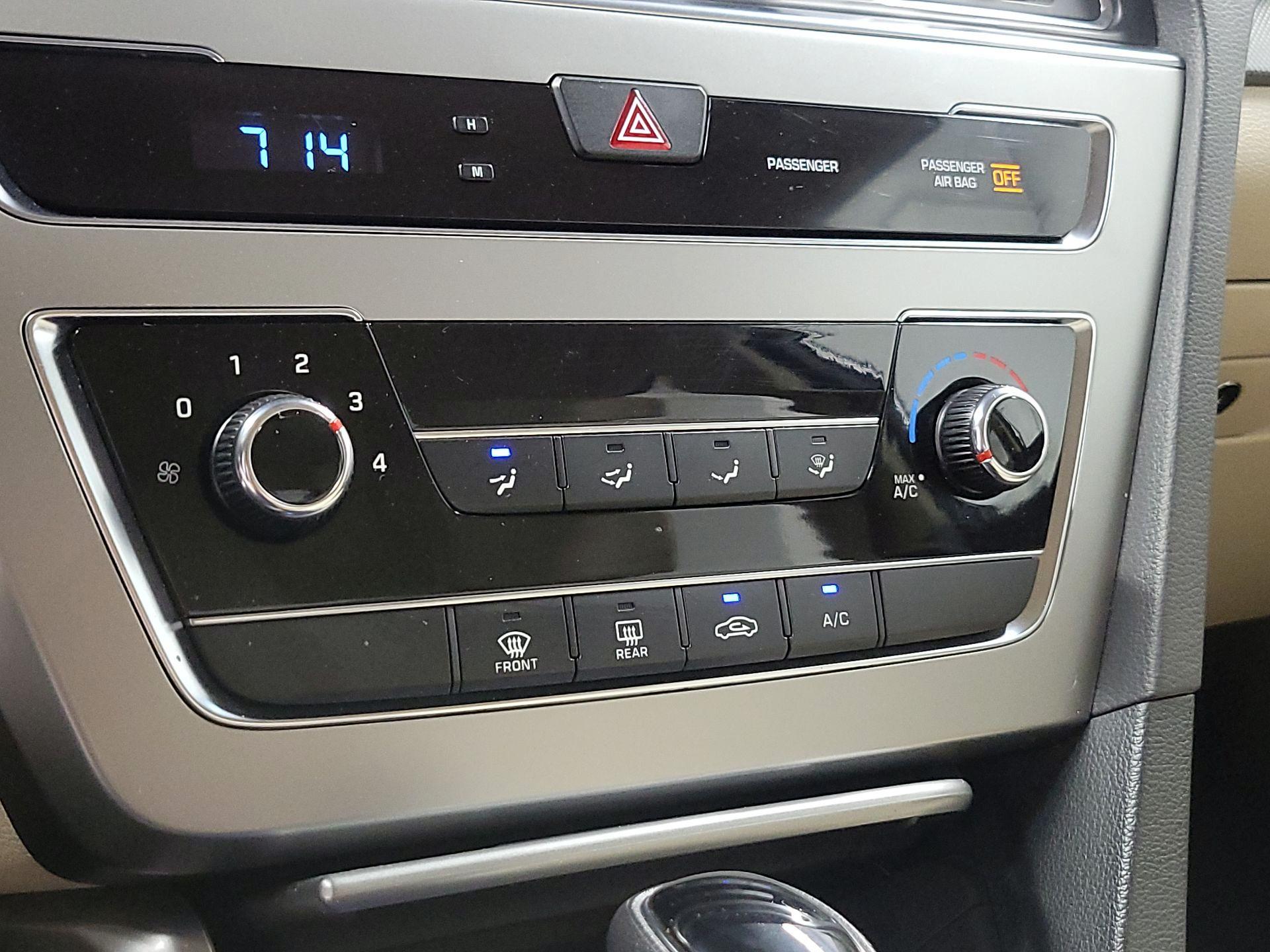 Thumbnail: 2015 Hyundai Sonata - 15
