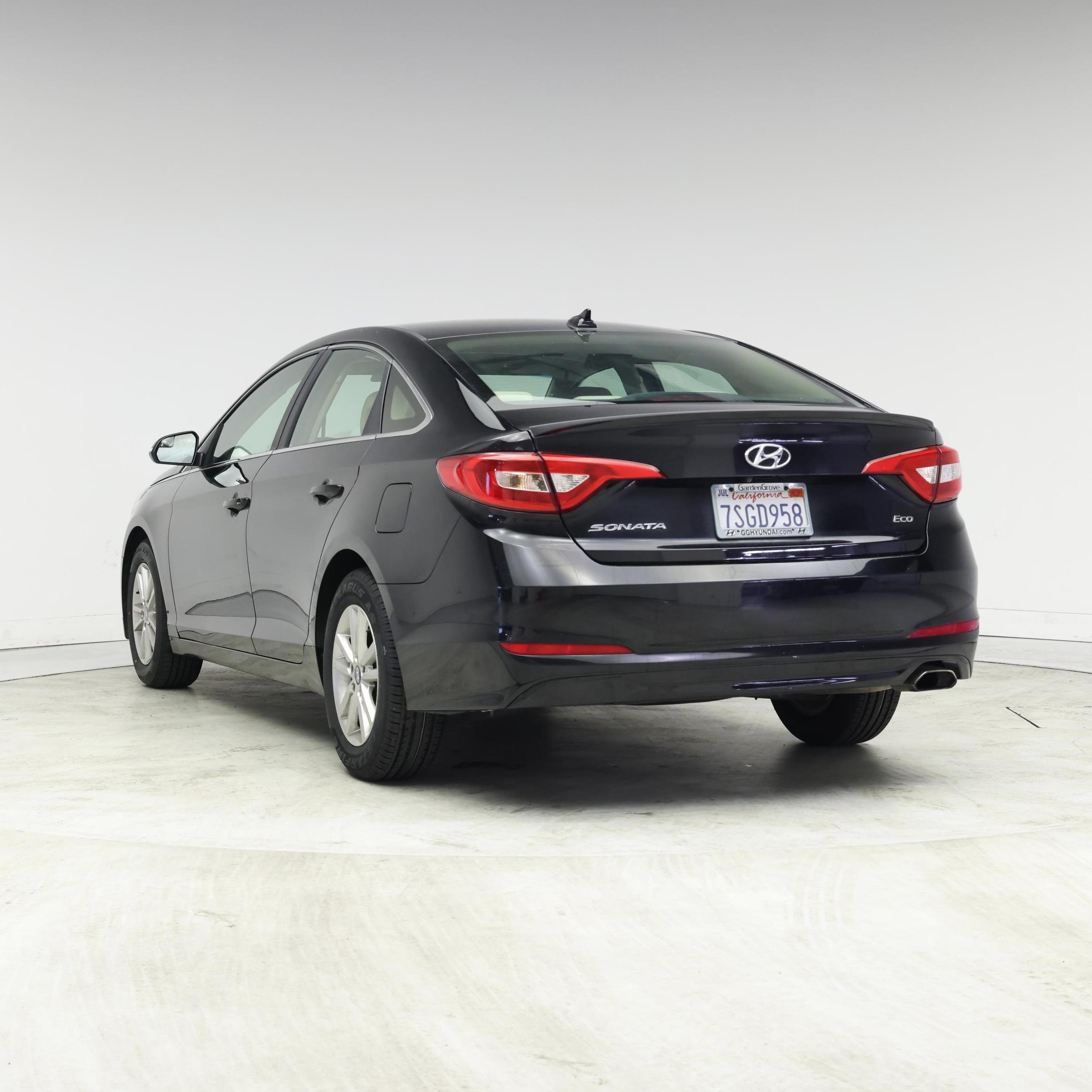 Thumbnail: 2015 Hyundai Sonata - 2