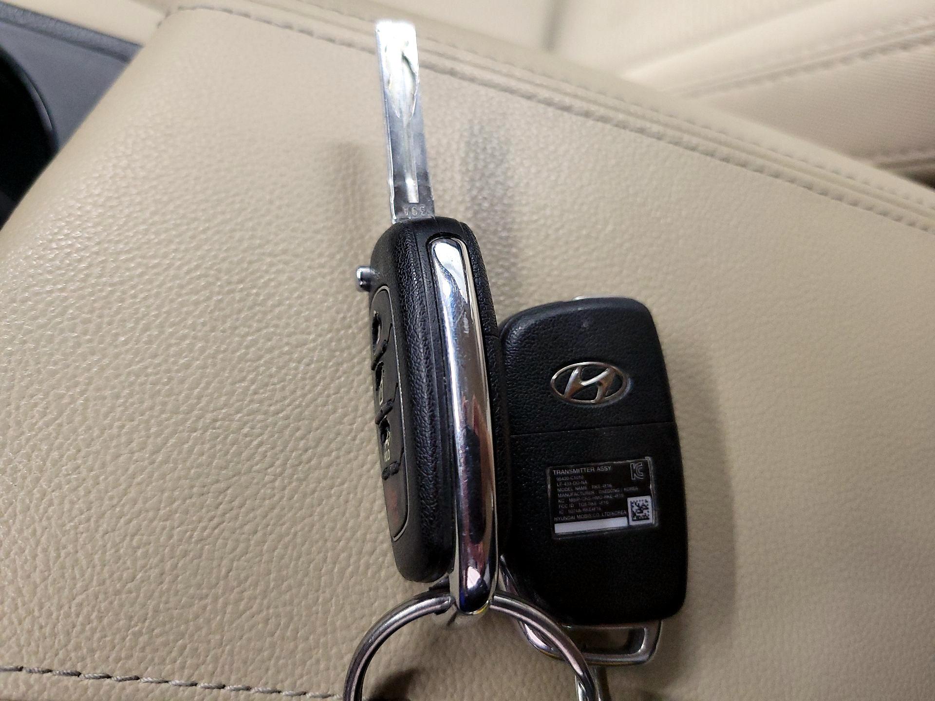 Thumbnail: 2015 Hyundai Sonata - 20