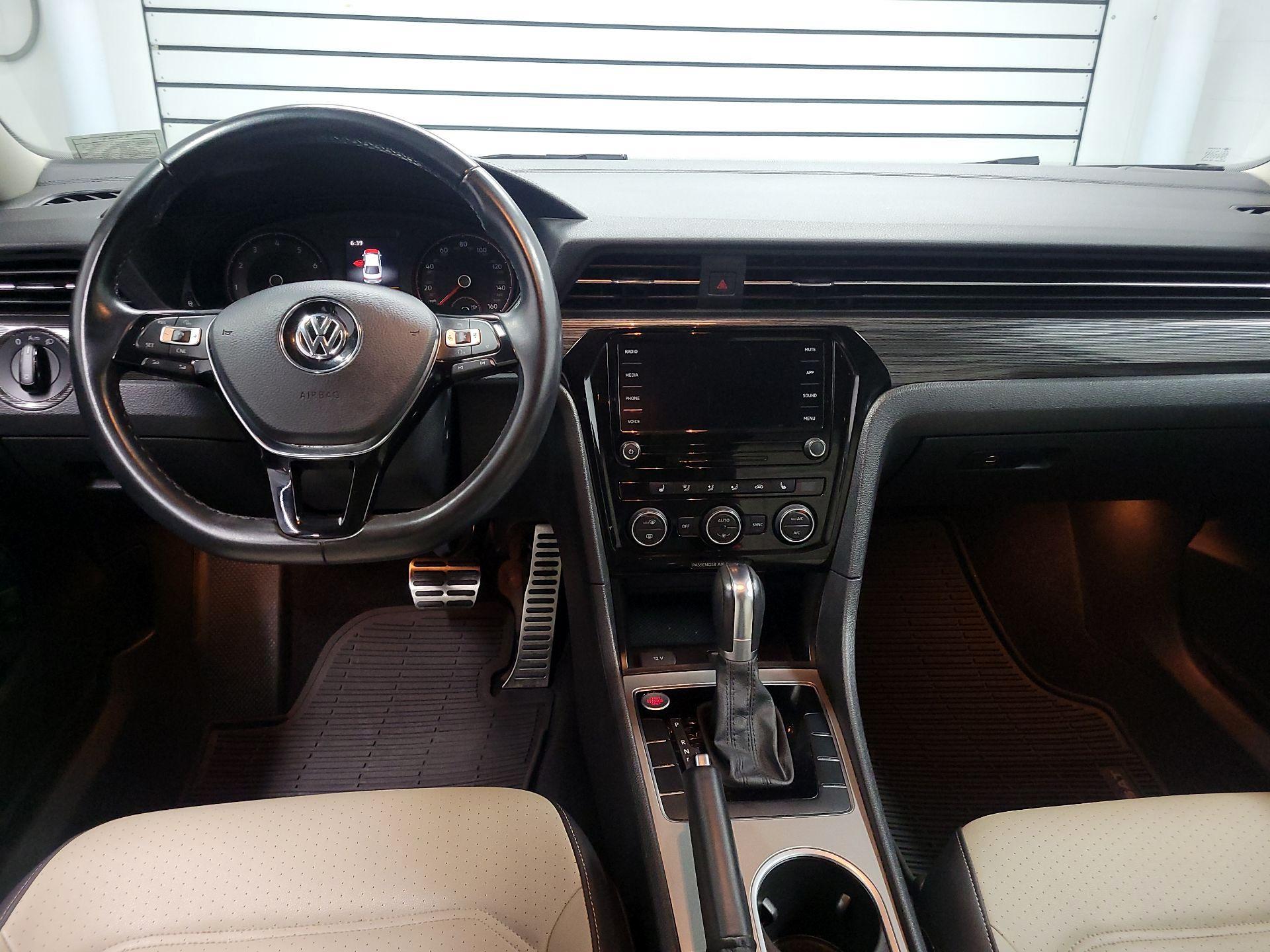 Thumbnail: 2020 Volkswagen Passat - 9