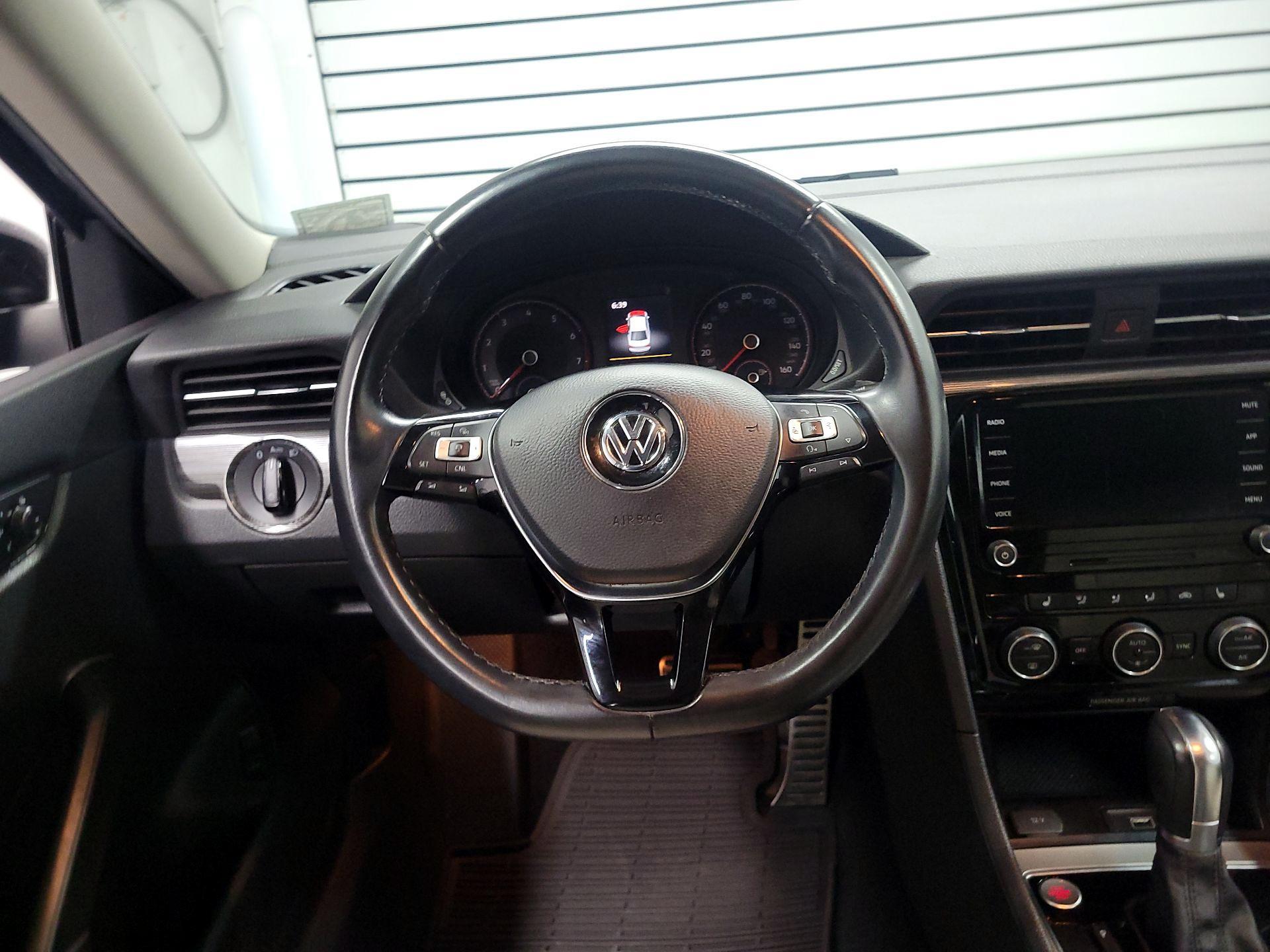 Thumbnail: 2020 Volkswagen Passat - 10