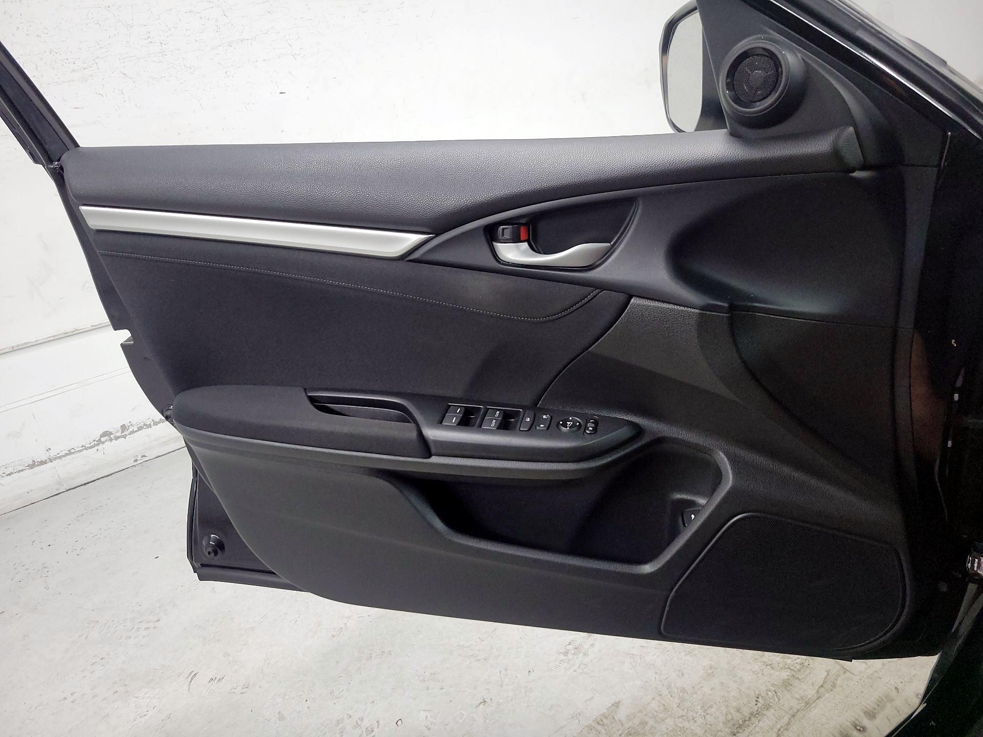 Thumbnail: 2017 Honda Civic - 12