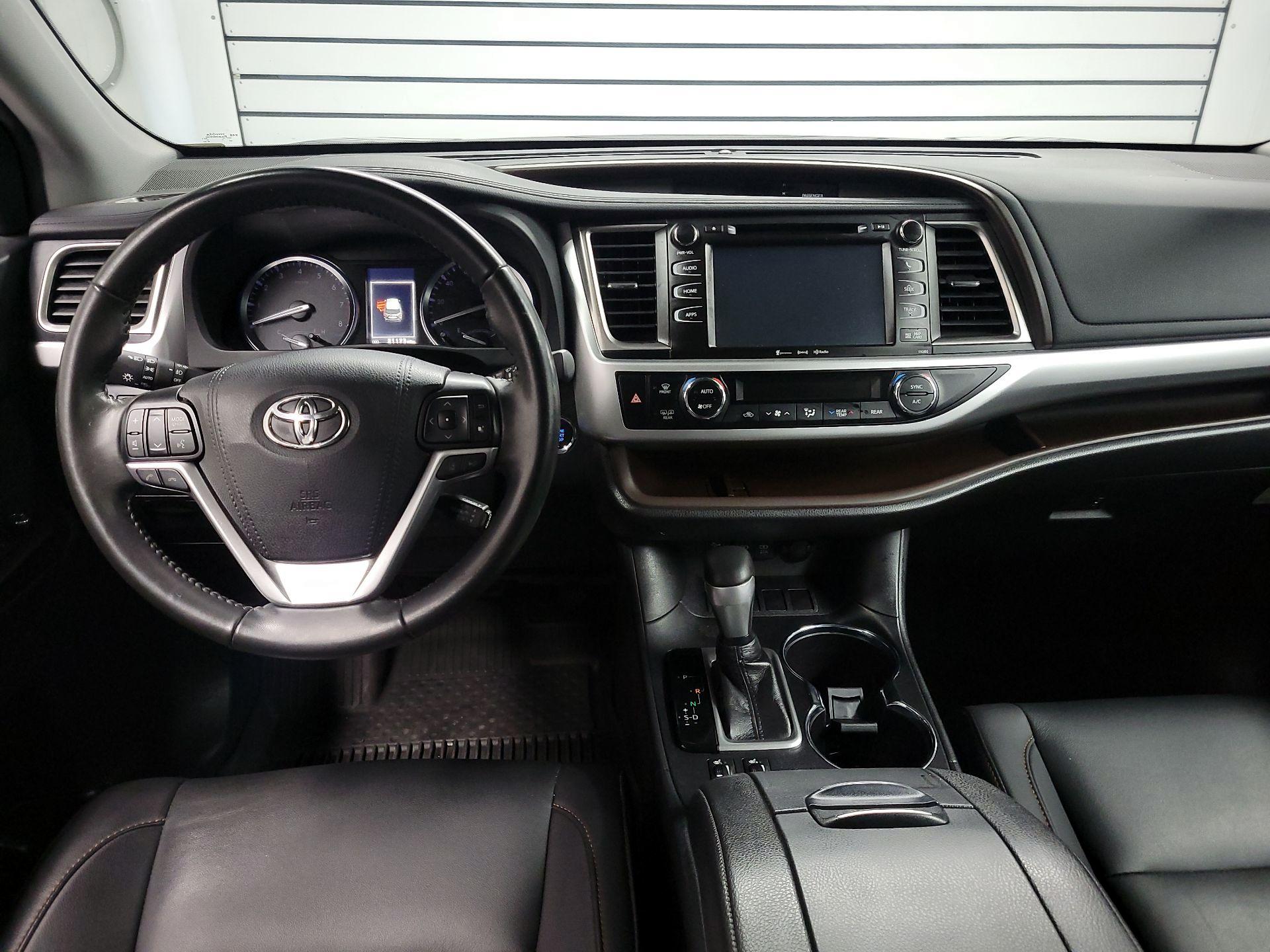 Thumbnail: 2019 Toyota Highlander - 9