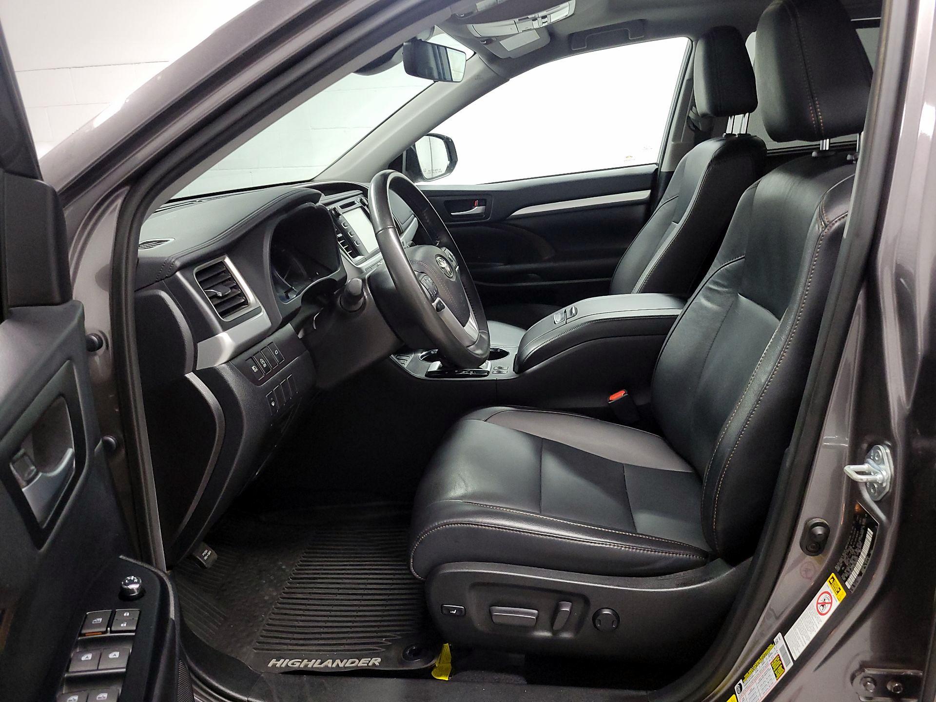 Thumbnail: 2019 Toyota Highlander - 11