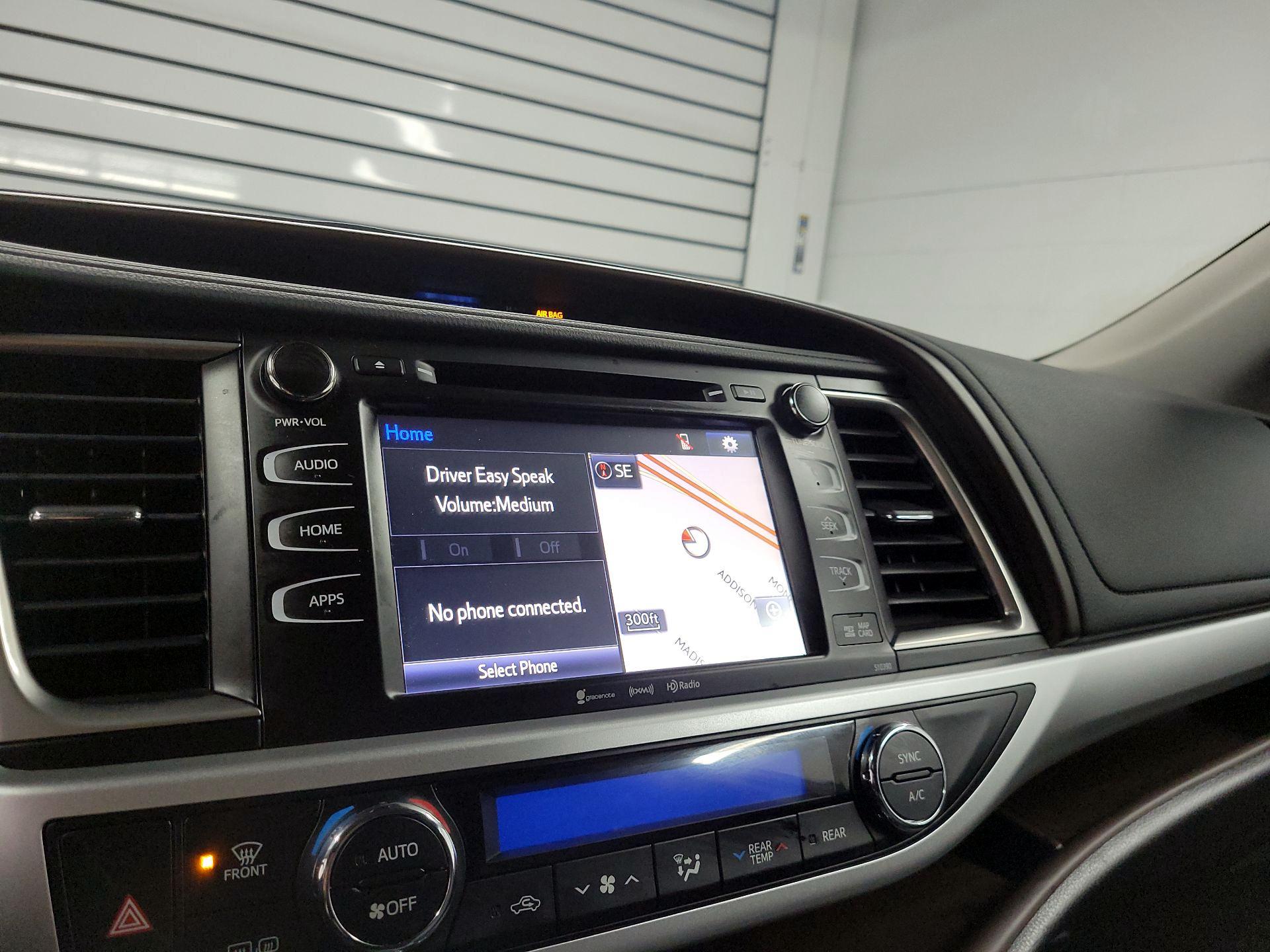 Thumbnail: 2019 Toyota Highlander - 15