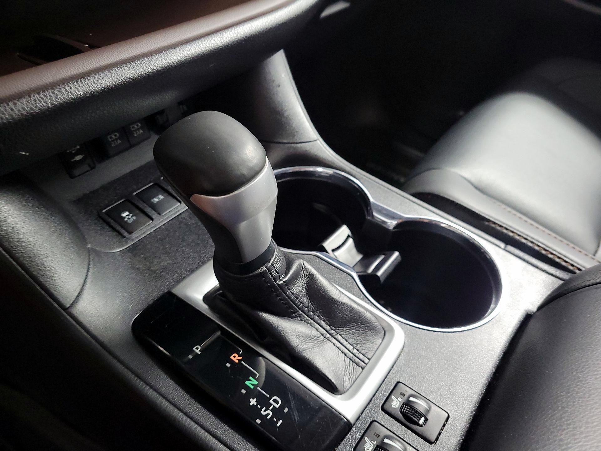 Thumbnail: 2019 Toyota Highlander - 17