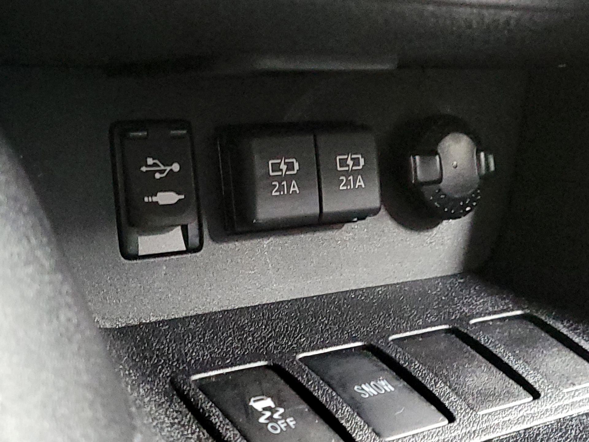 Thumbnail: 2019 Toyota Highlander - 18