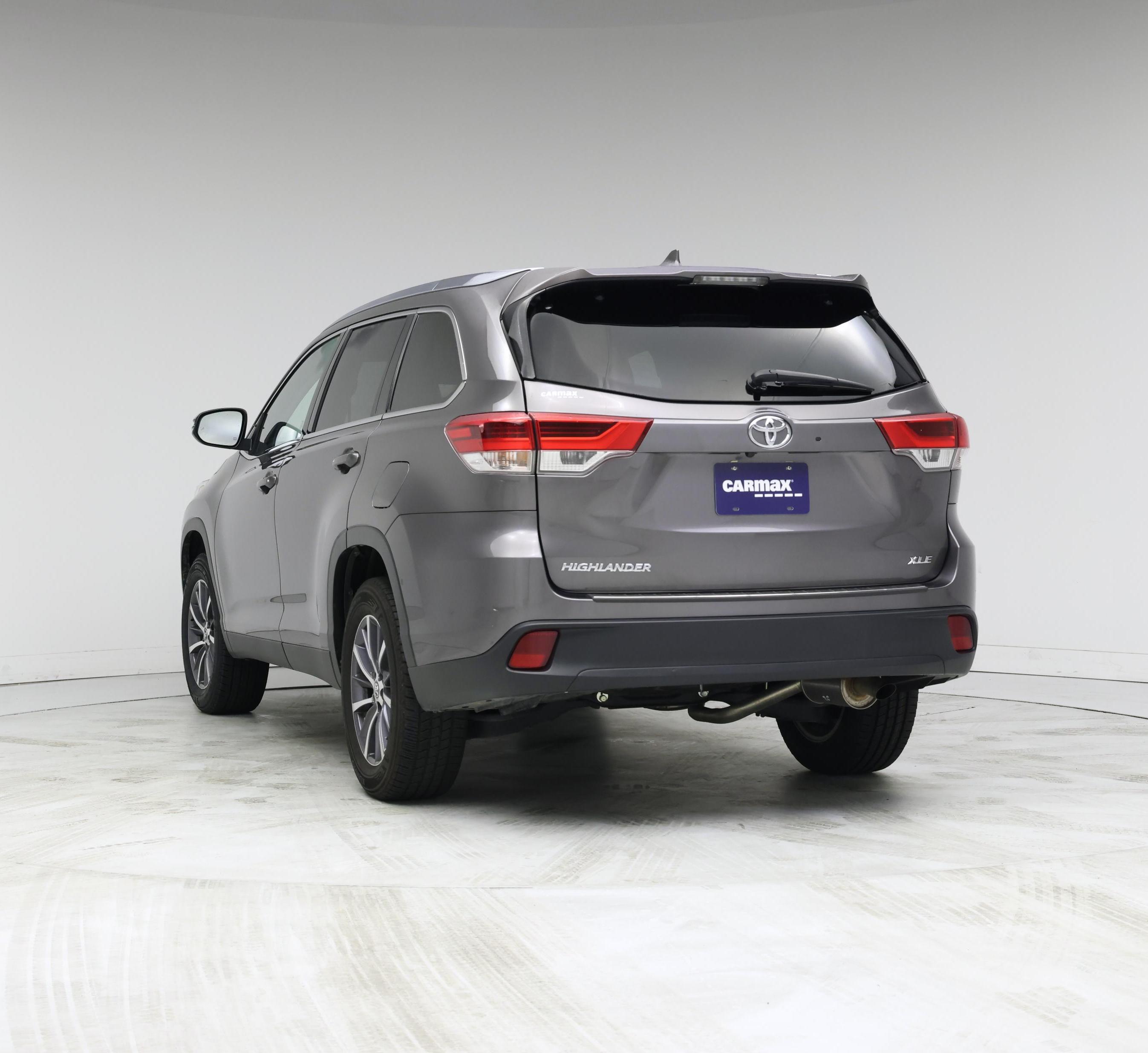 Thumbnail: 2019 Toyota Highlander - 2