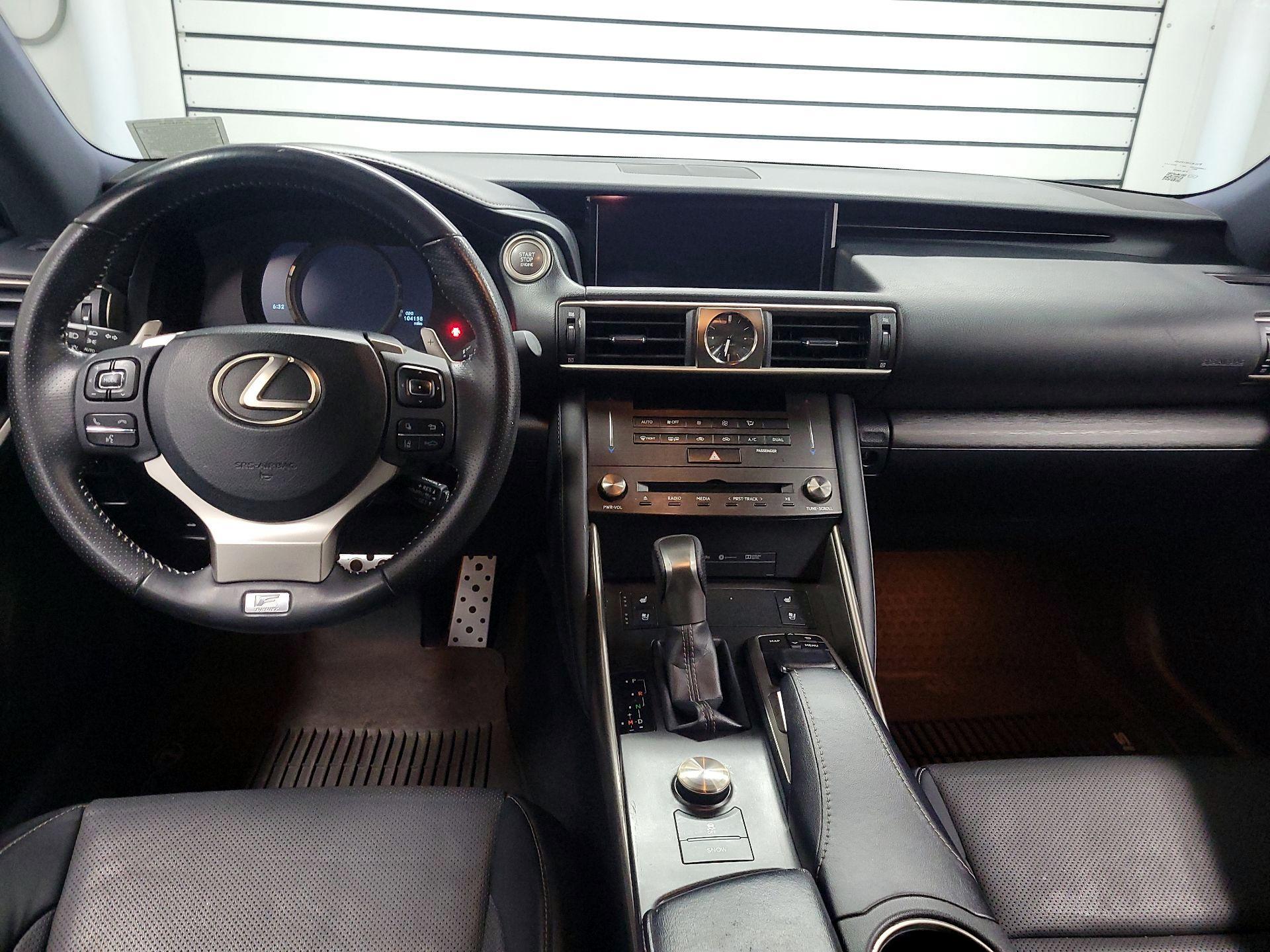 Thumbnail: 2019 Lexus IS - 9