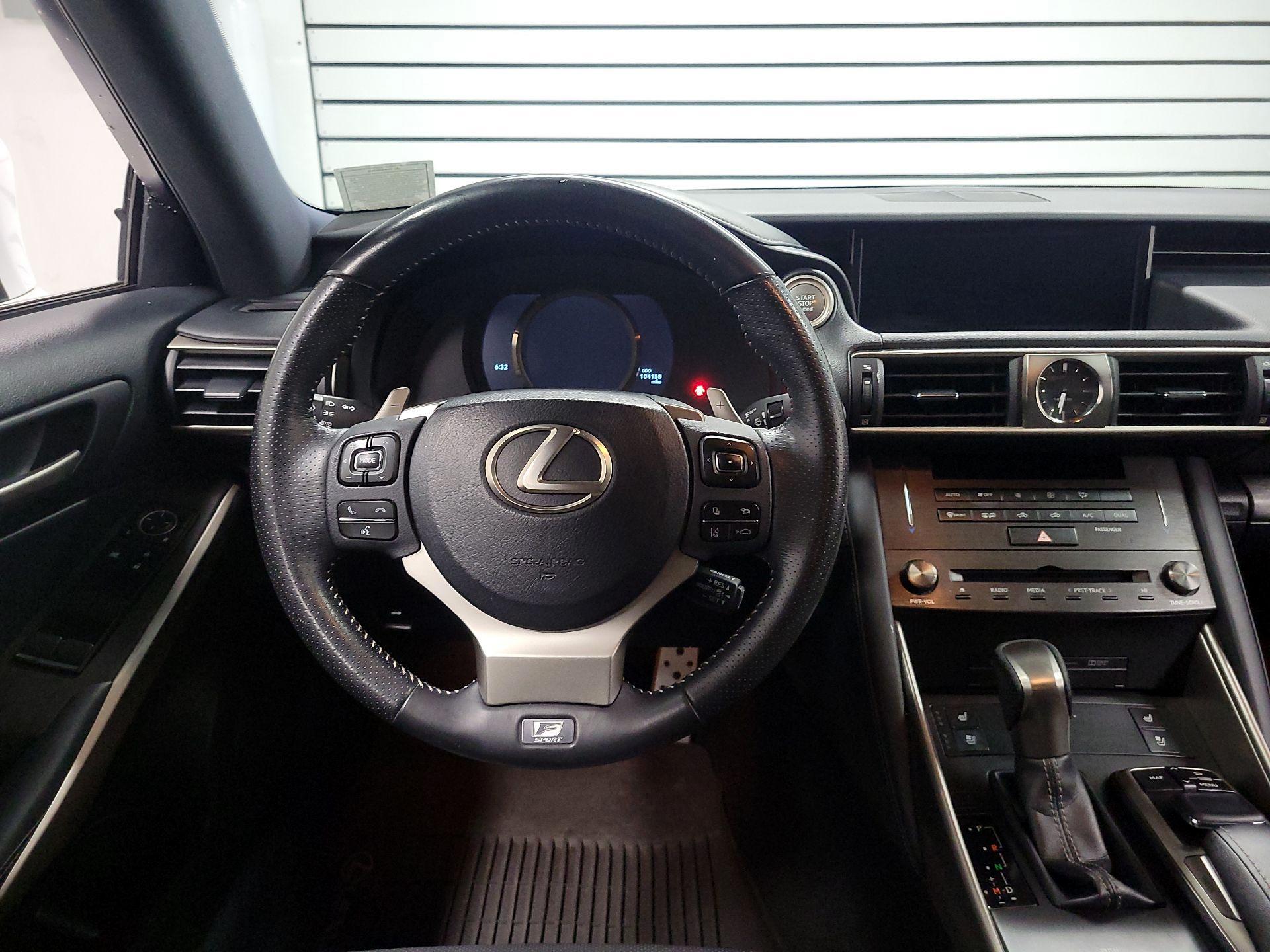 Thumbnail: 2019 Lexus IS - 10