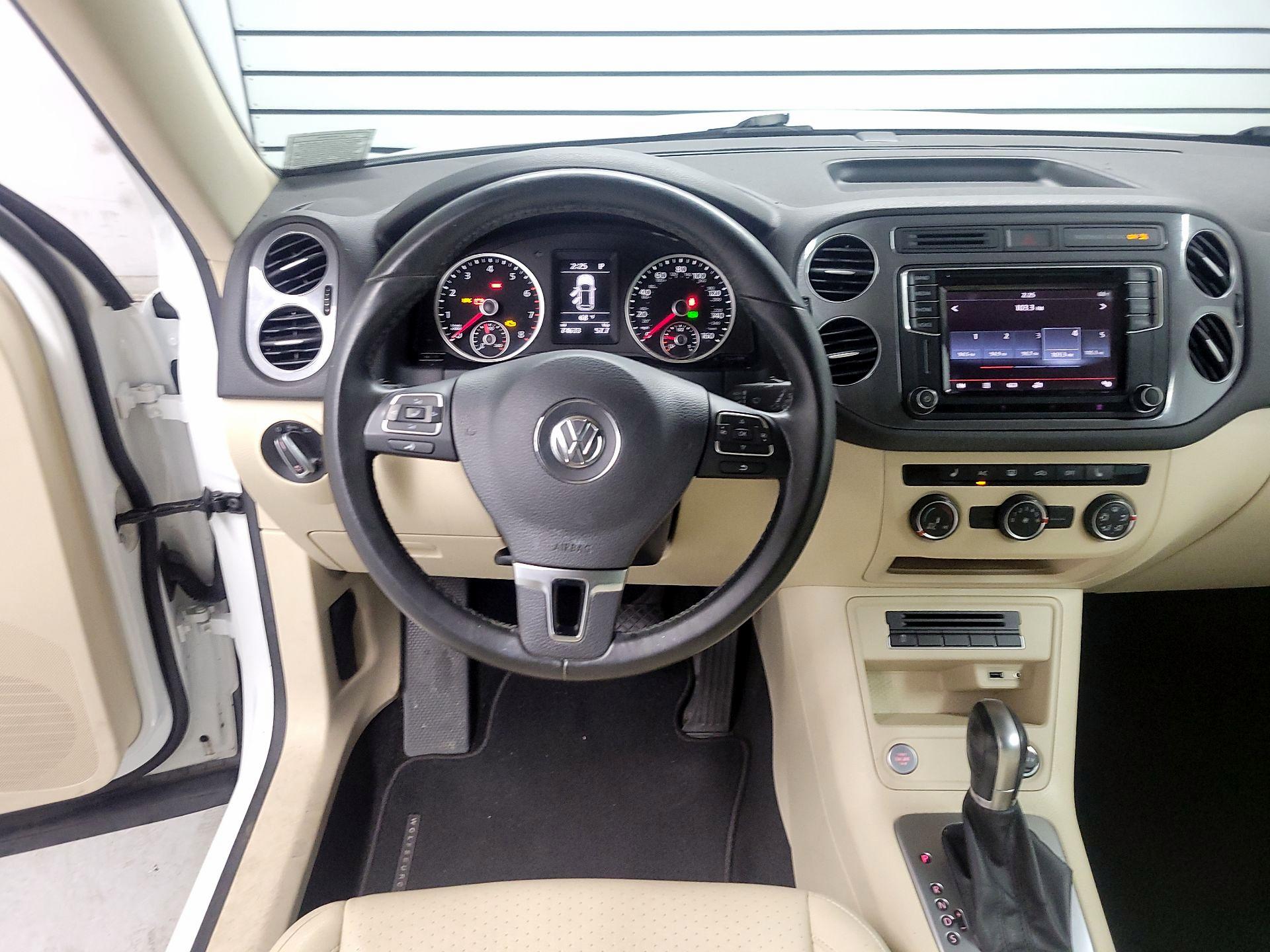 Thumbnail: 2017 Volkswagen Tiguan - 10