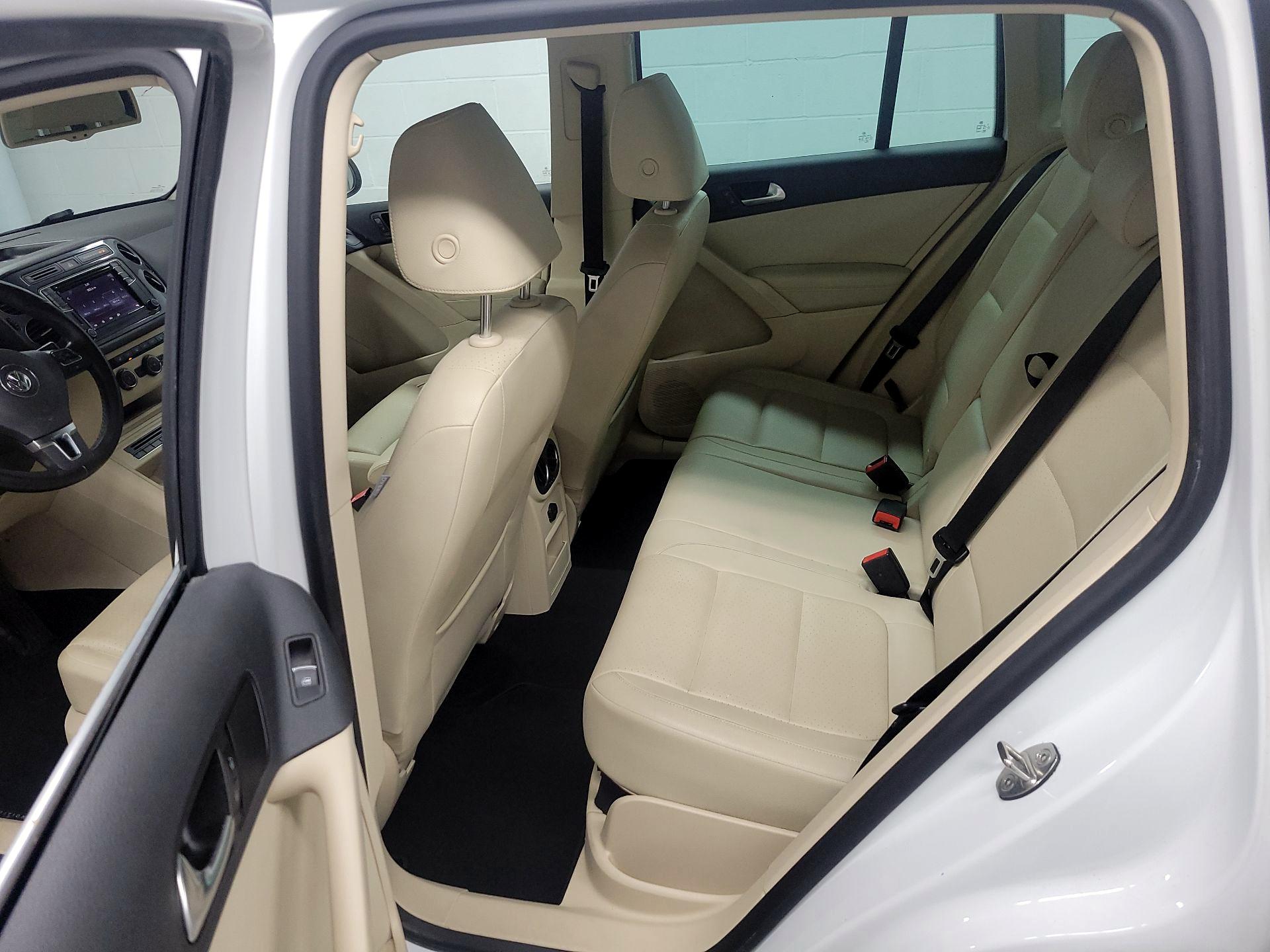 Thumbnail: 2017 Volkswagen Tiguan - 17