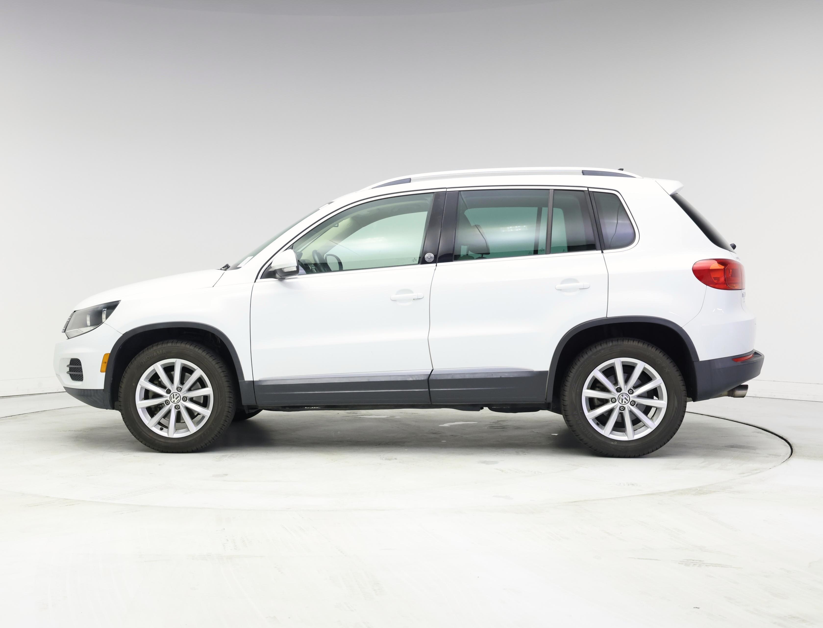Thumbnail: 2017 Volkswagen Tiguan - 3