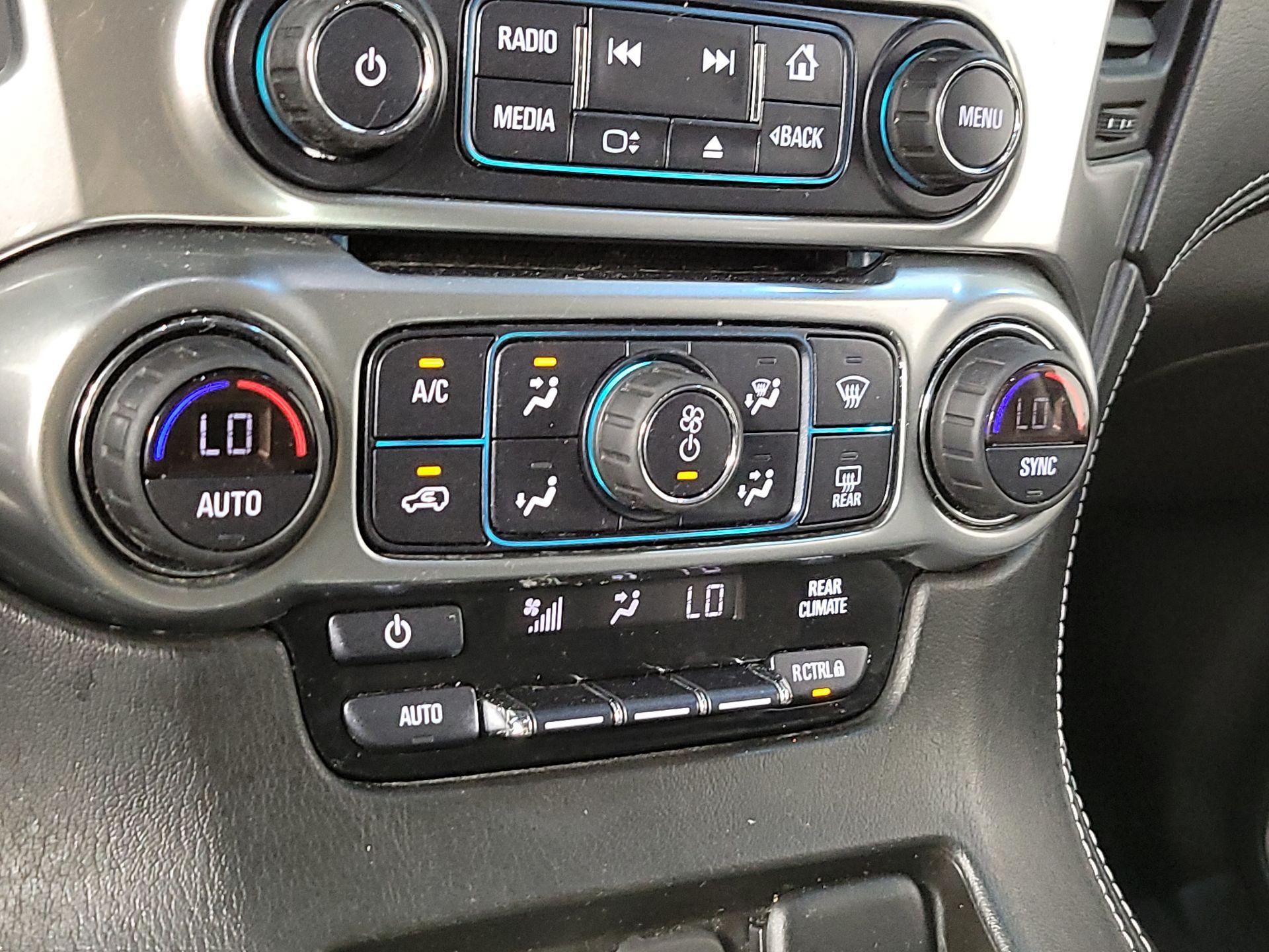 Thumbnail: 2019 Chevrolet Tahoe - 15
