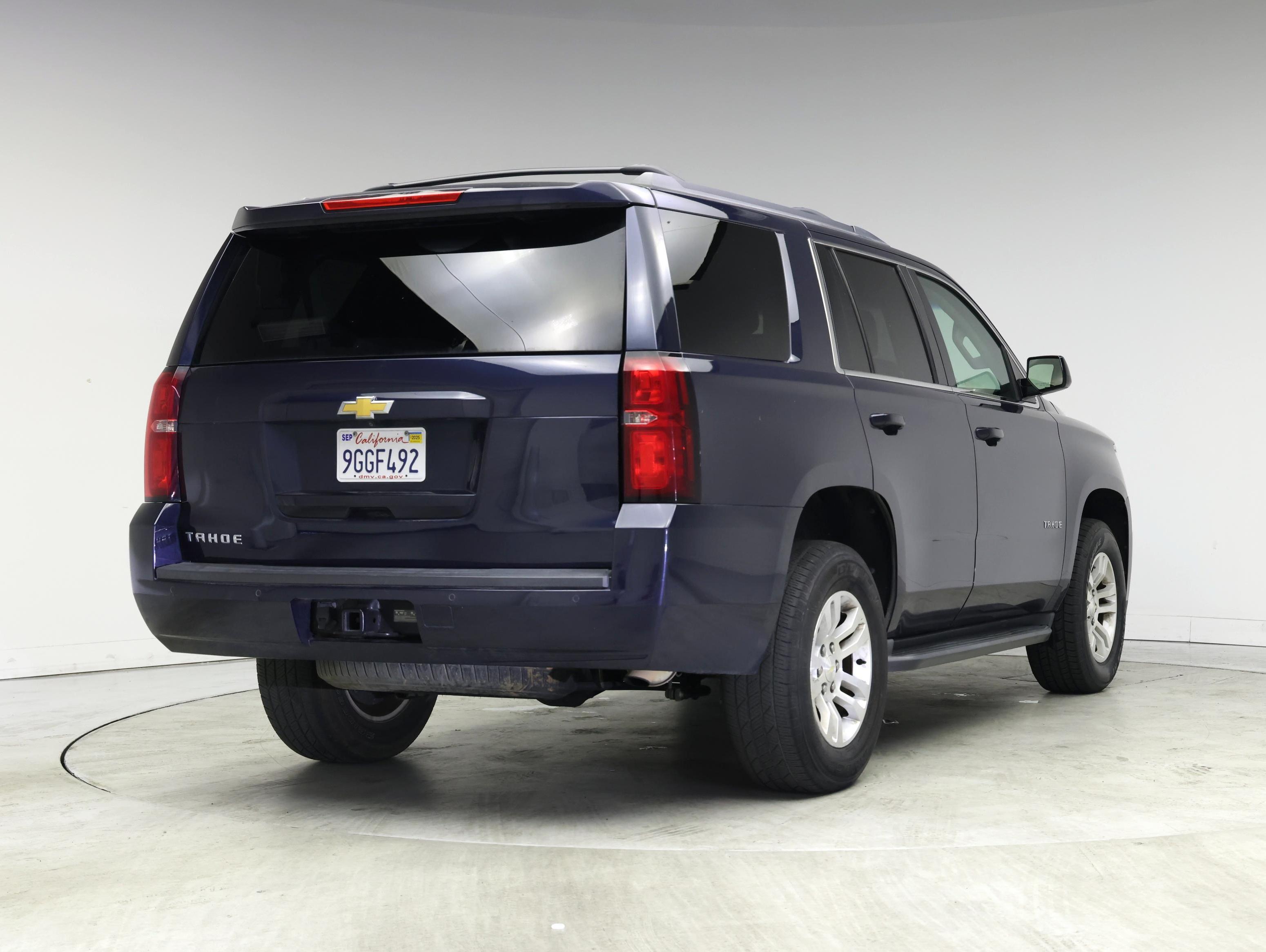 Thumbnail: 2019 Chevrolet Tahoe - 8