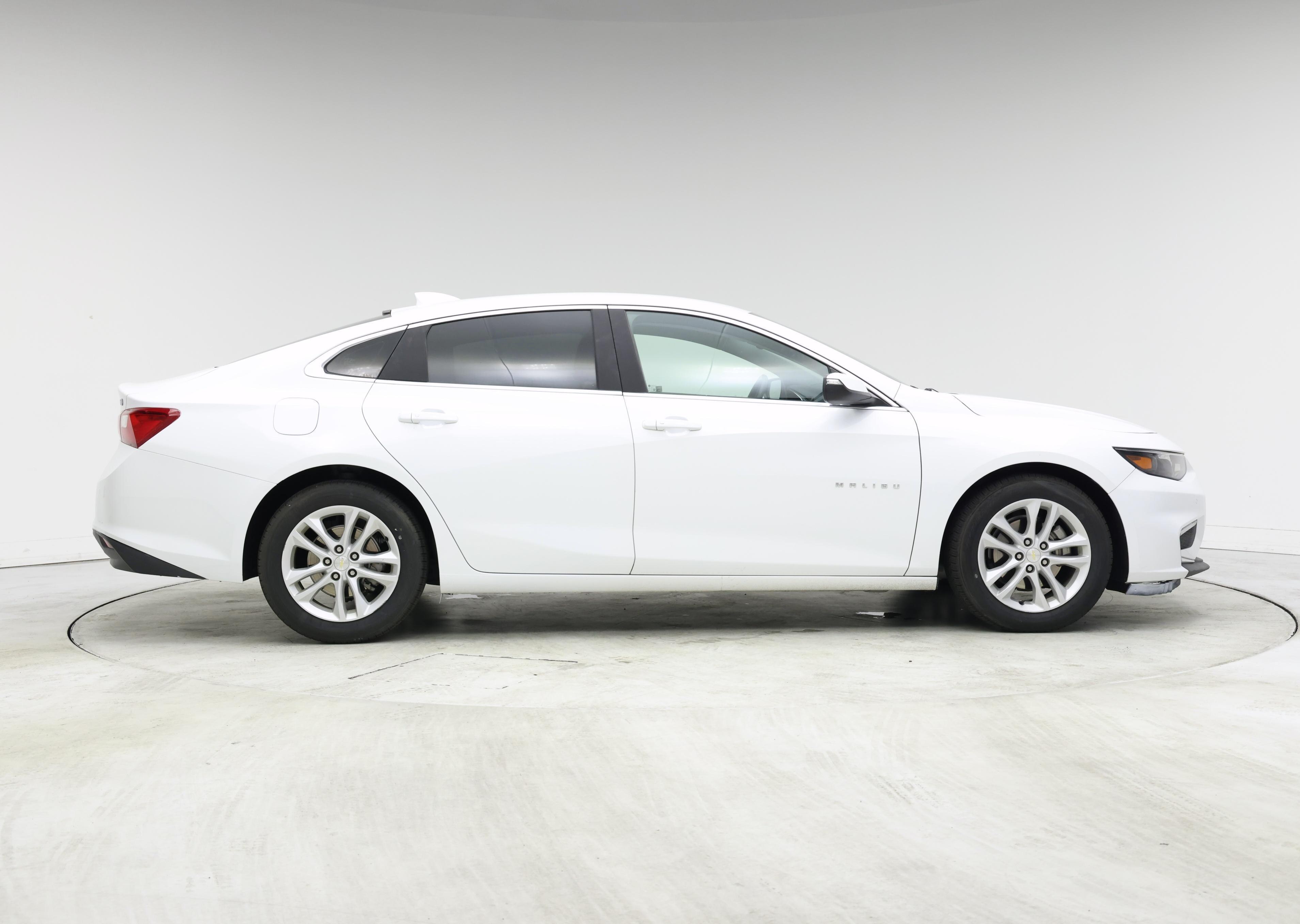 Thumbnail: 2016 Chevrolet Malibu - 7