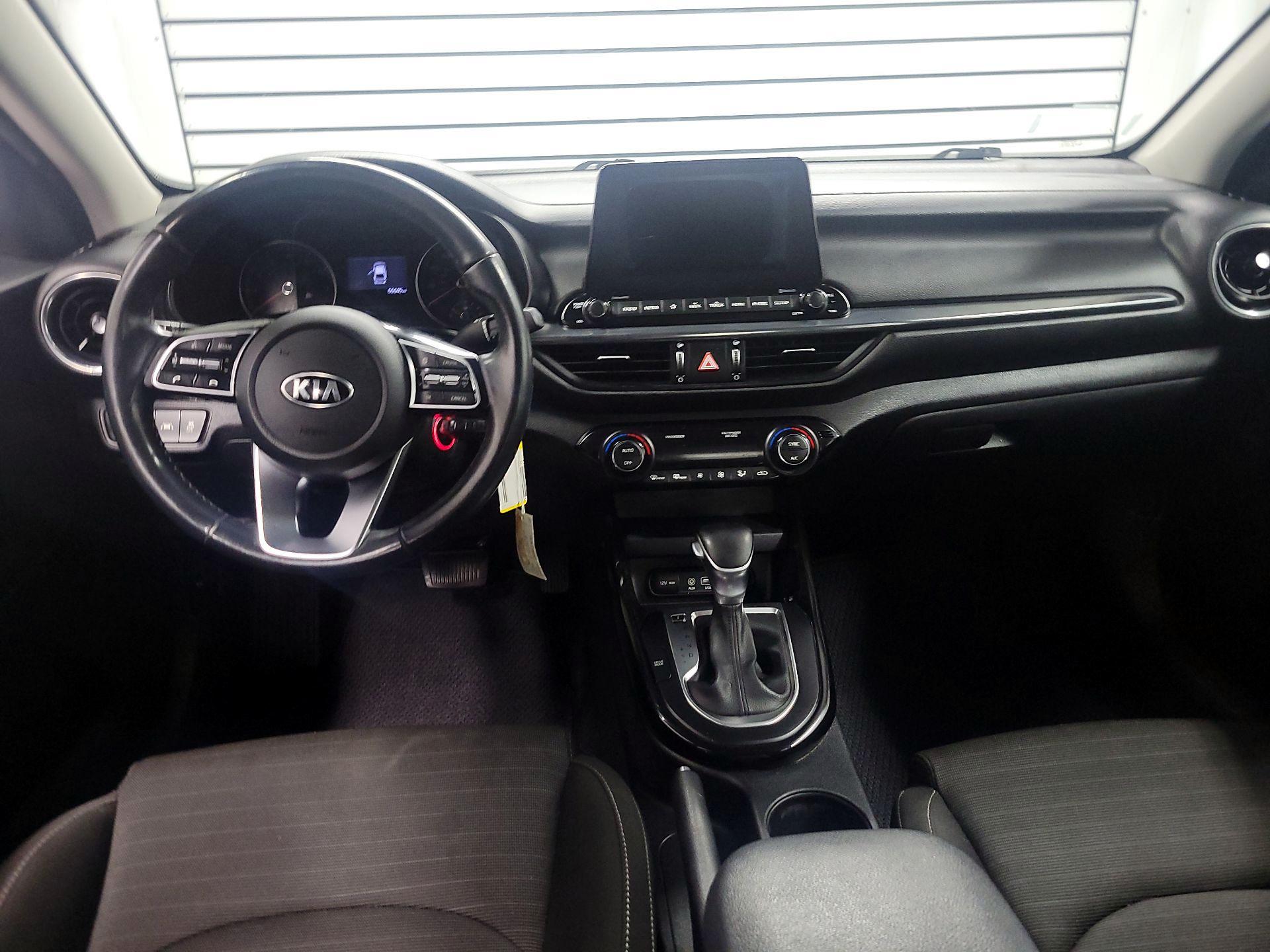 Thumbnail: 2019 Kia Forte - 9