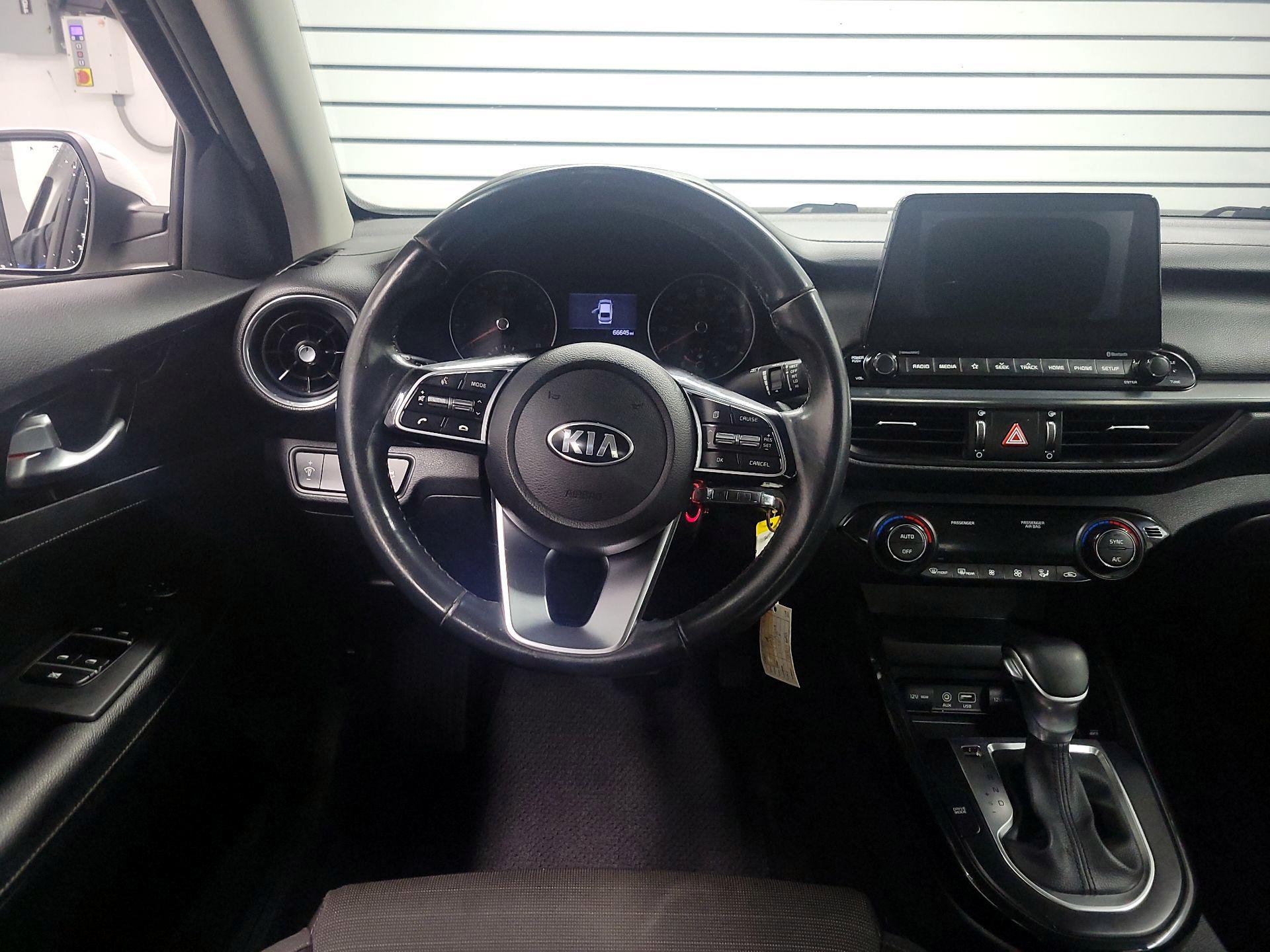 Thumbnail: 2019 Kia Forte - 10