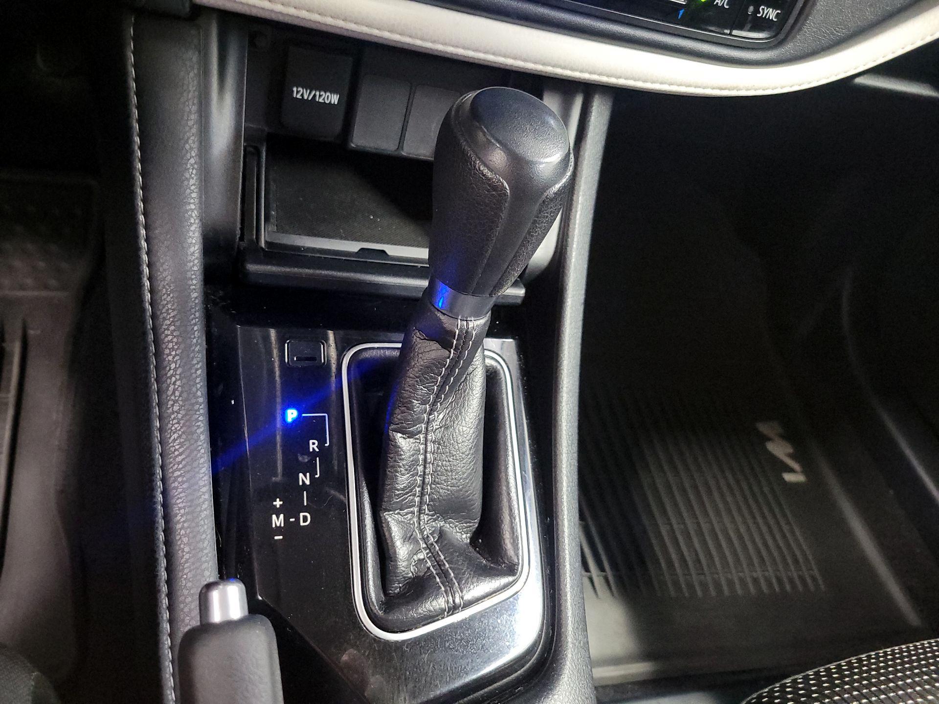 Thumbnail: 2018 Toyota Corolla iM - 16