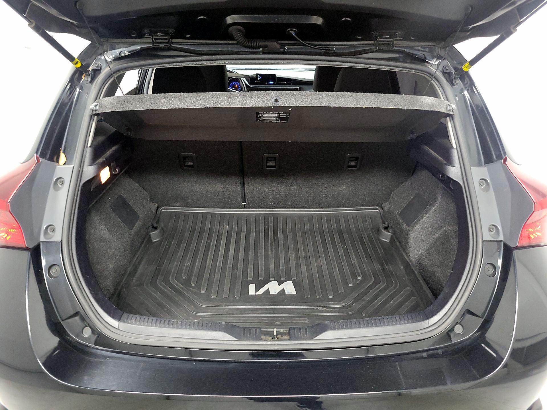 Thumbnail: 2018 Toyota Corolla iM - 18