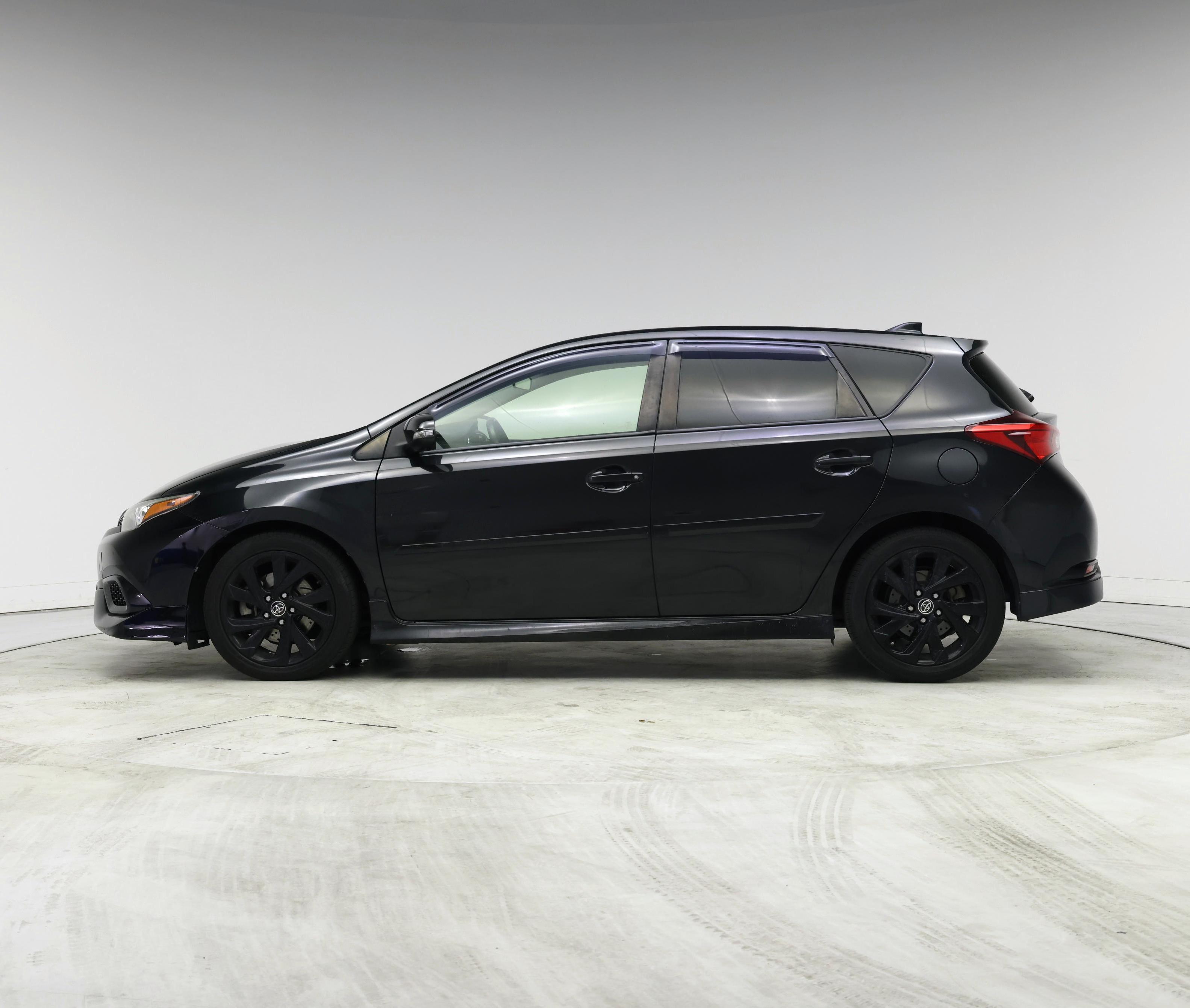 Thumbnail: 2018 Toyota Corolla iM - 3