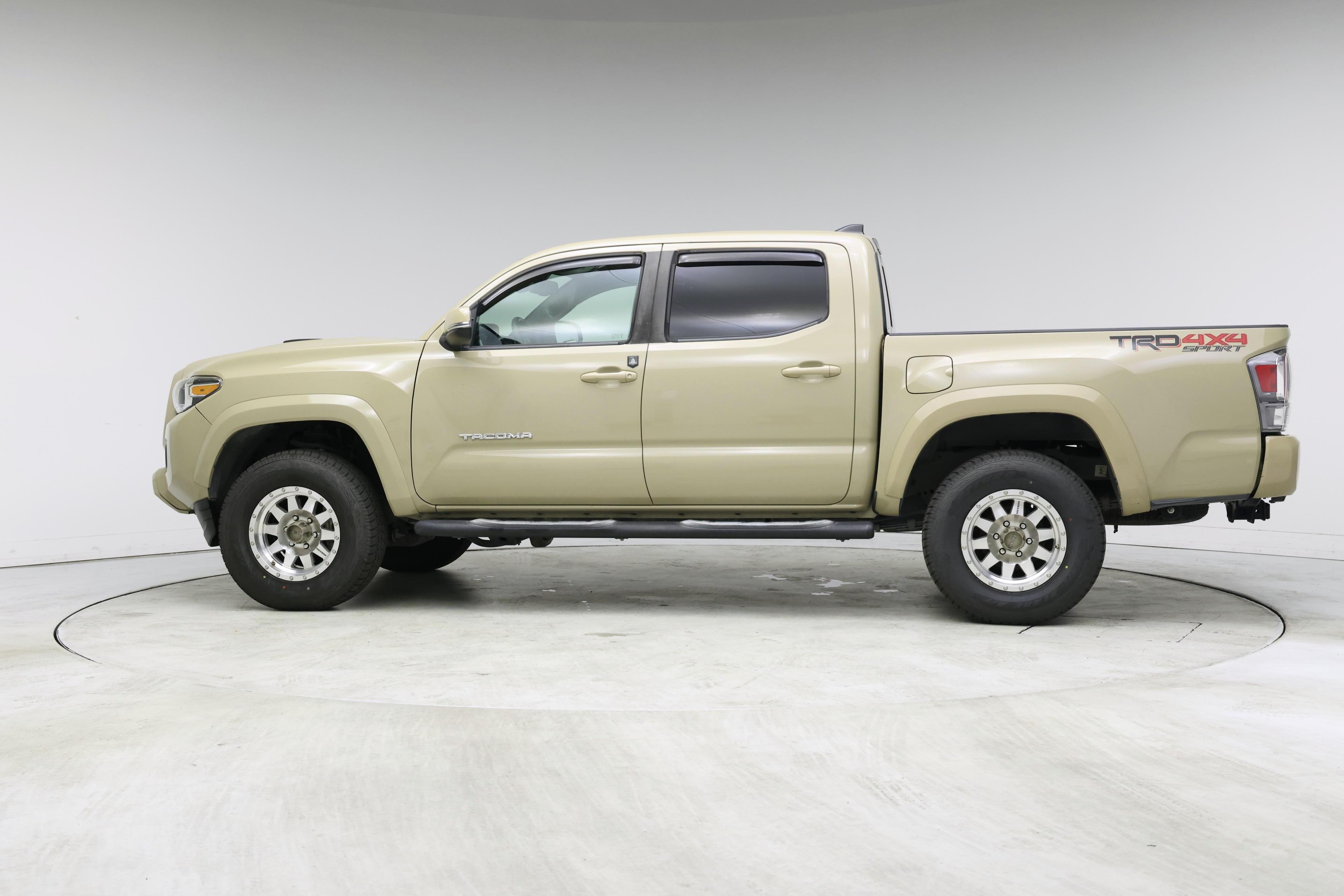 Thumbnail: 2019 Toyota Tacoma - 3