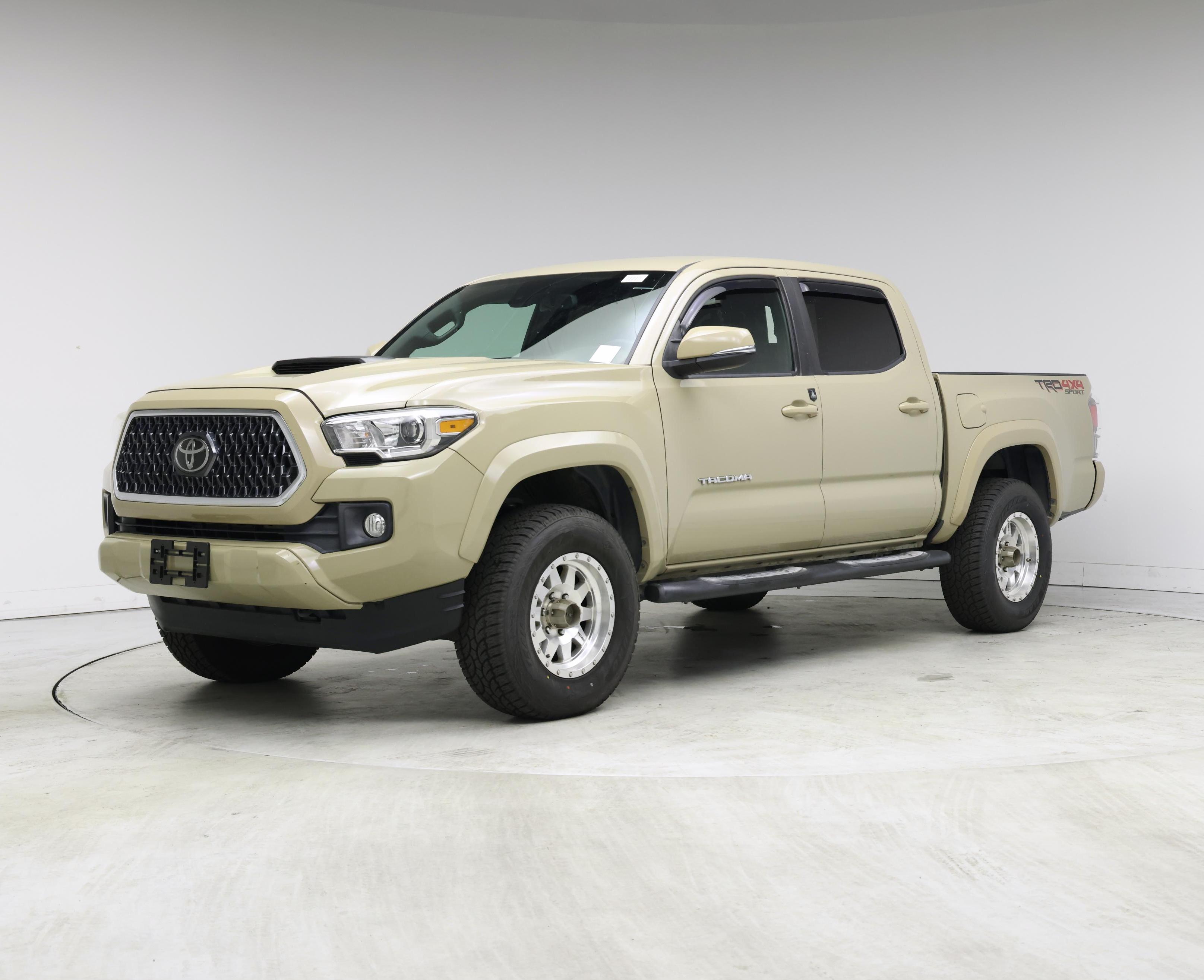 Thumbnail: 2019 Toyota Tacoma - 4