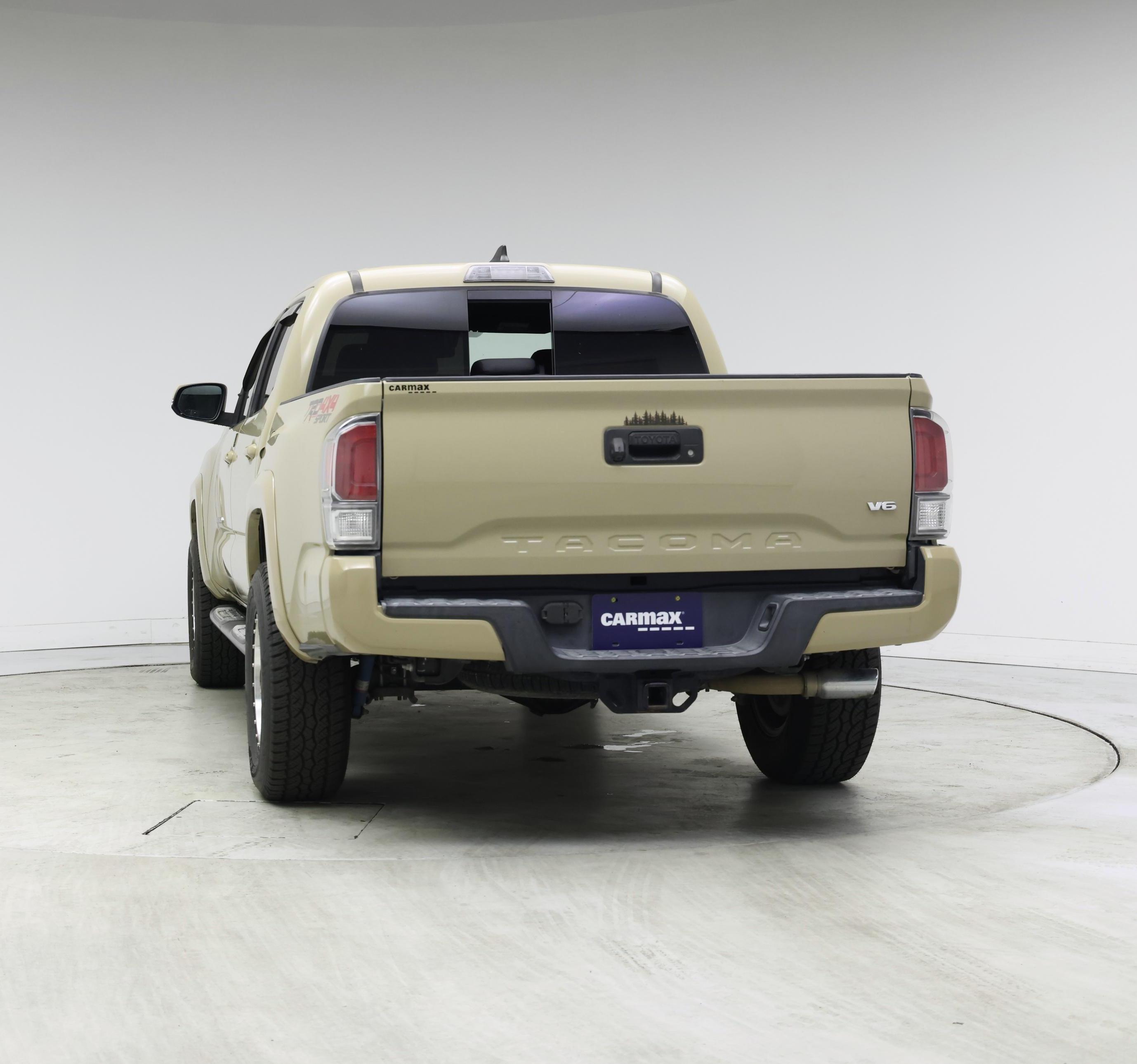 Thumbnail: 2019 Toyota Tacoma - 6