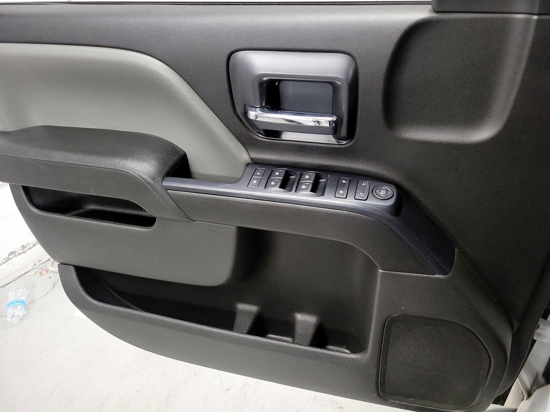 Thumbnail: 2018 Chevrolet Silverado 1500 - 12