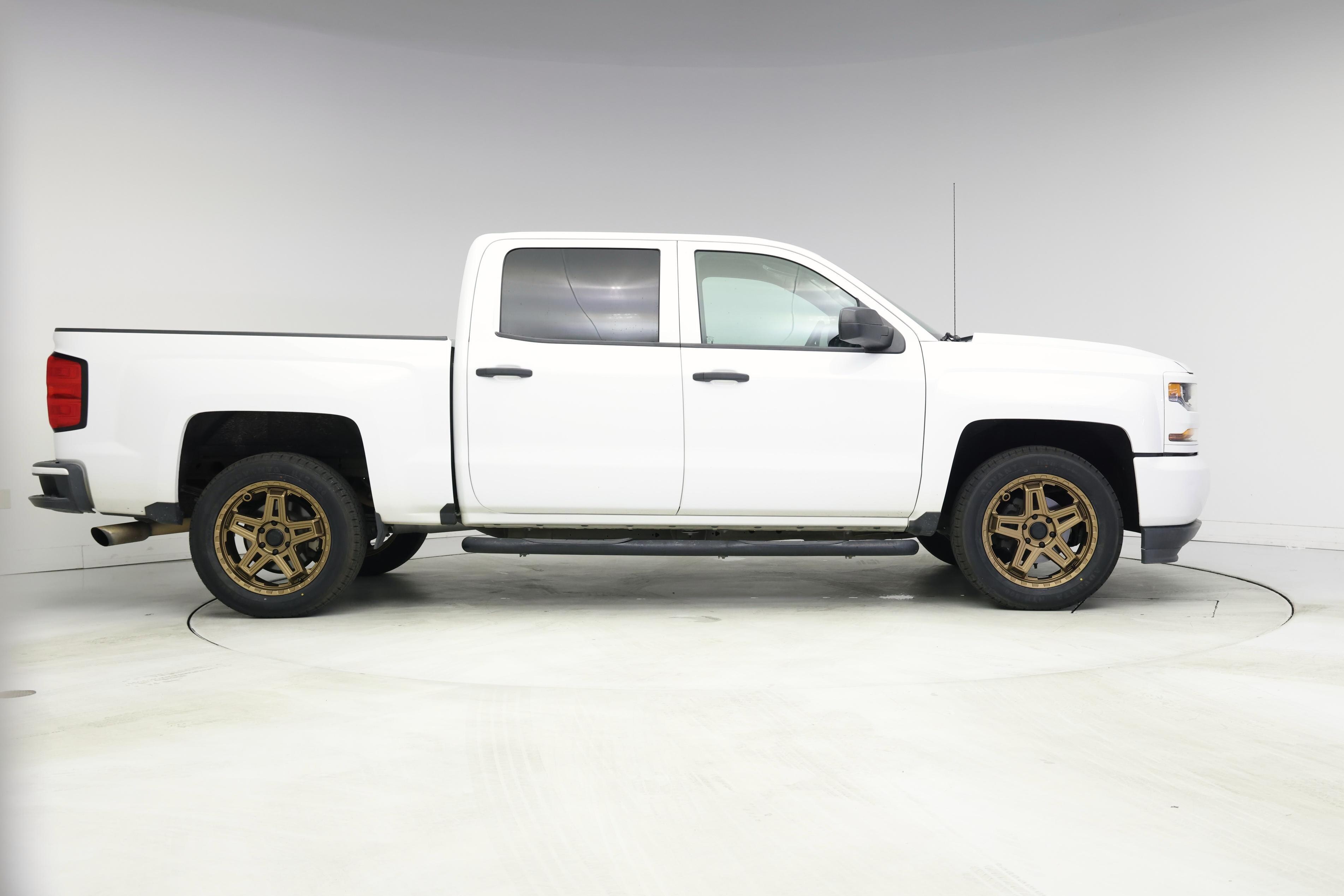 Thumbnail: 2018 Chevrolet Silverado 1500 - 7