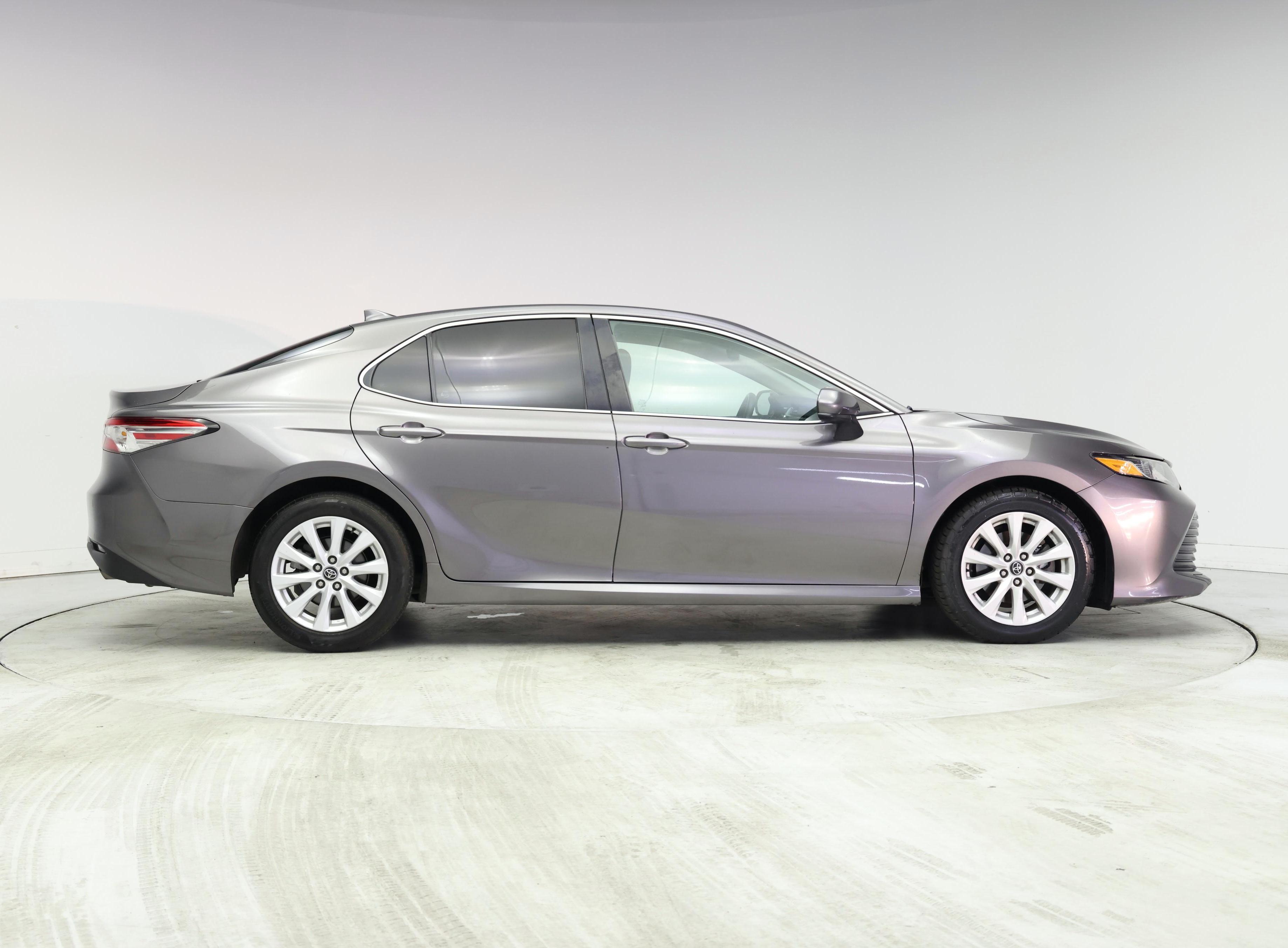Thumbnail: 2020 Toyota Camry - 7