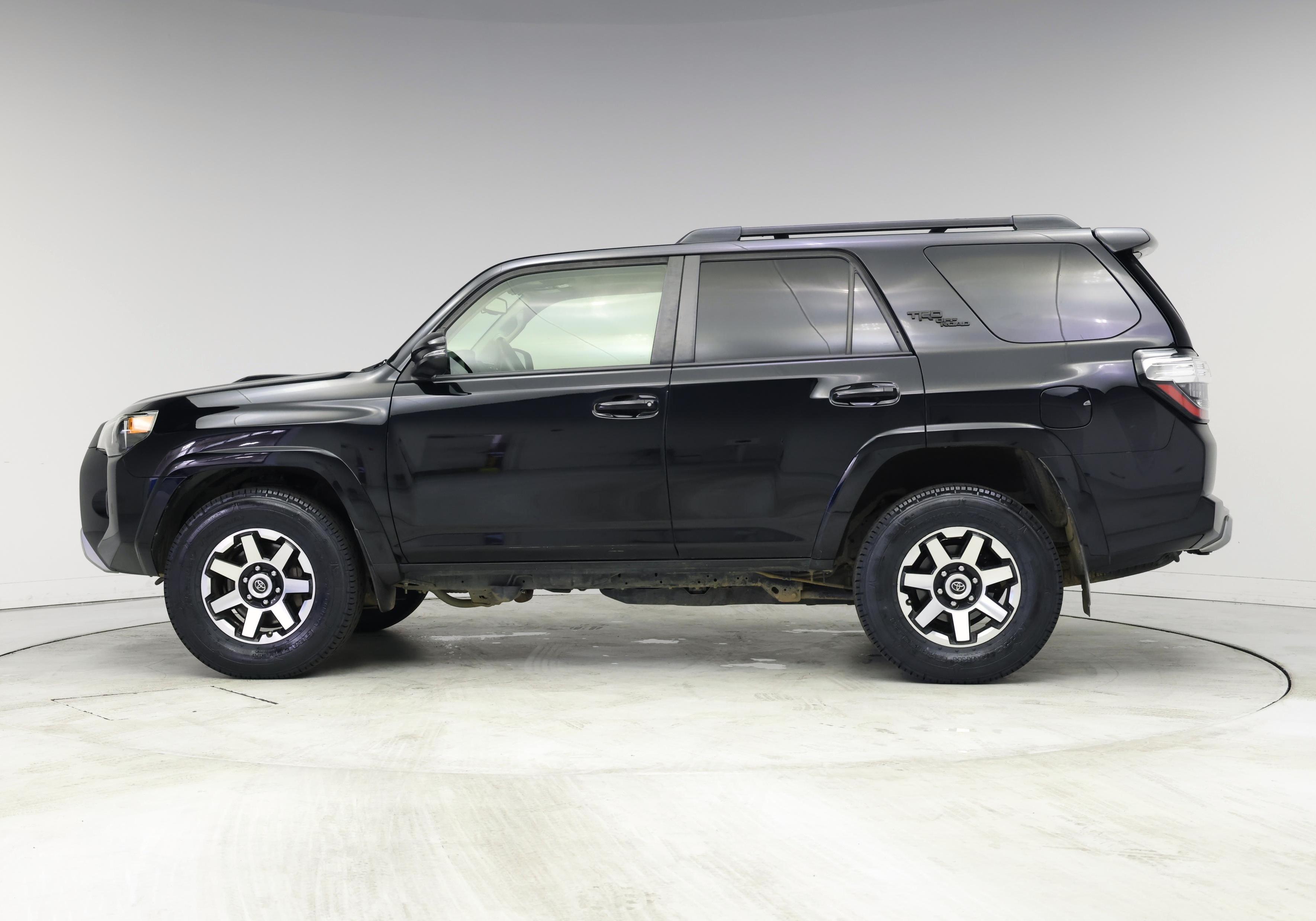 Thumbnail: 2019 Toyota 4Runner - 3