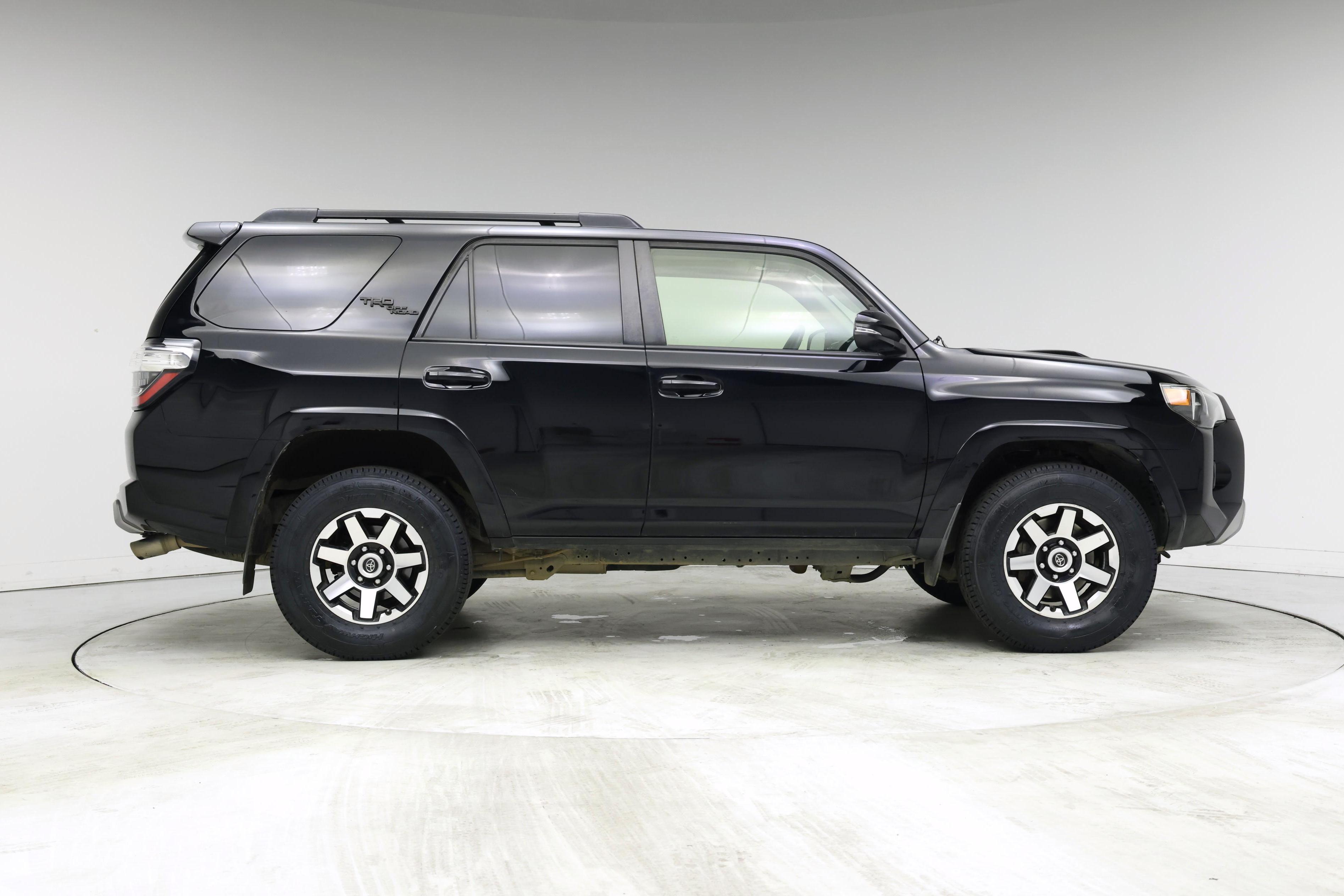 Thumbnail: 2019 Toyota 4Runner - 7