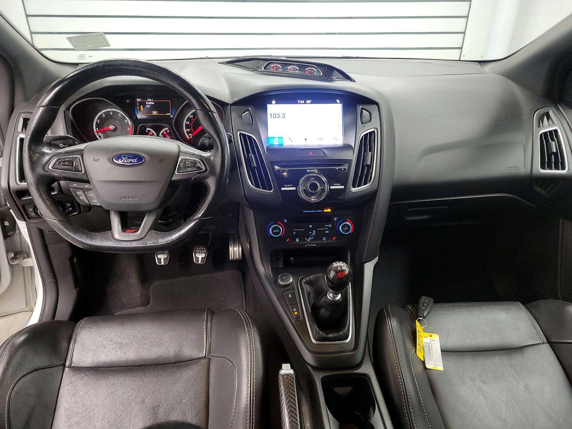 Thumbnail: 2016 Ford Focus - 9