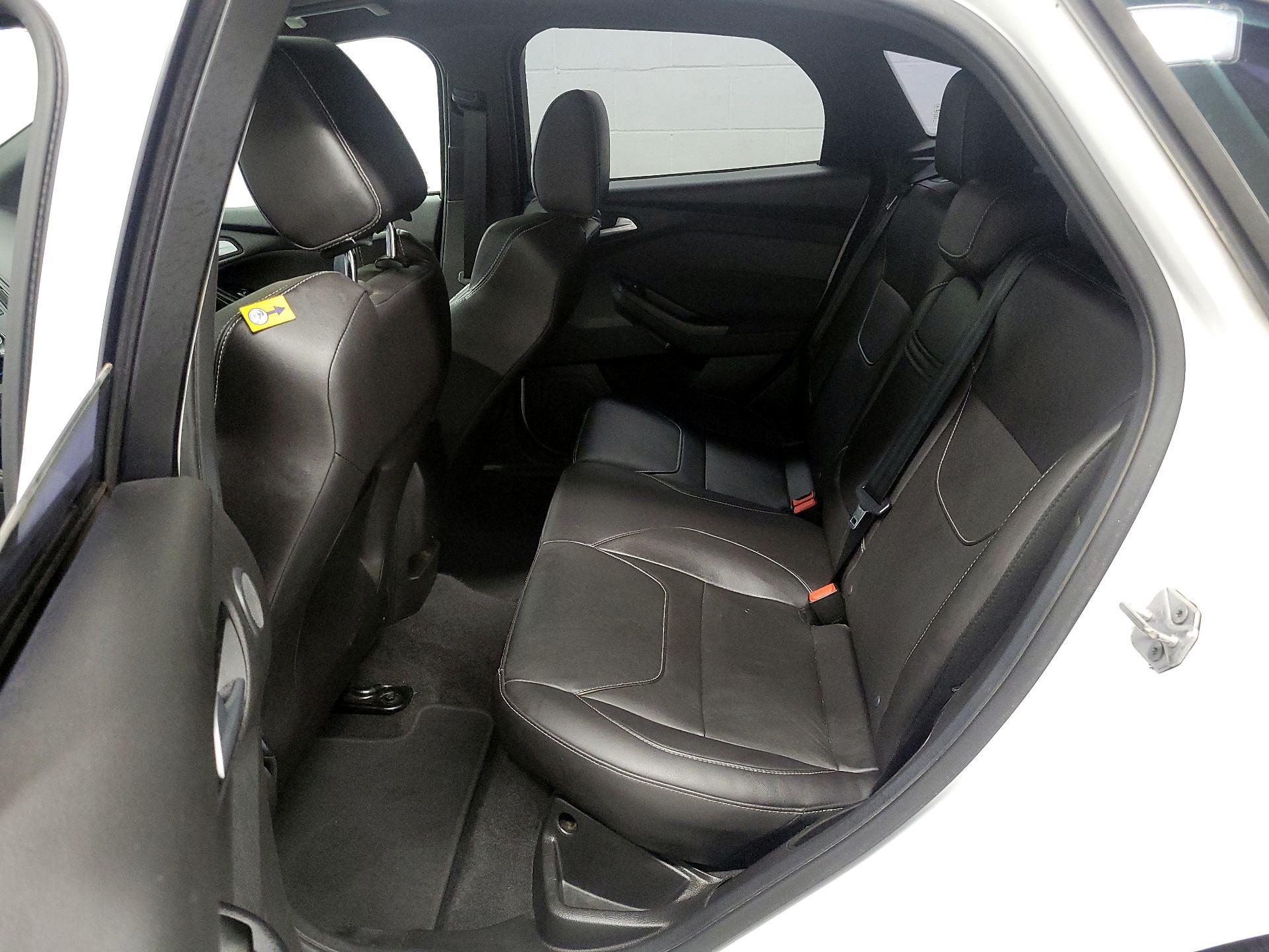 Thumbnail: 2016 Ford Focus - 18