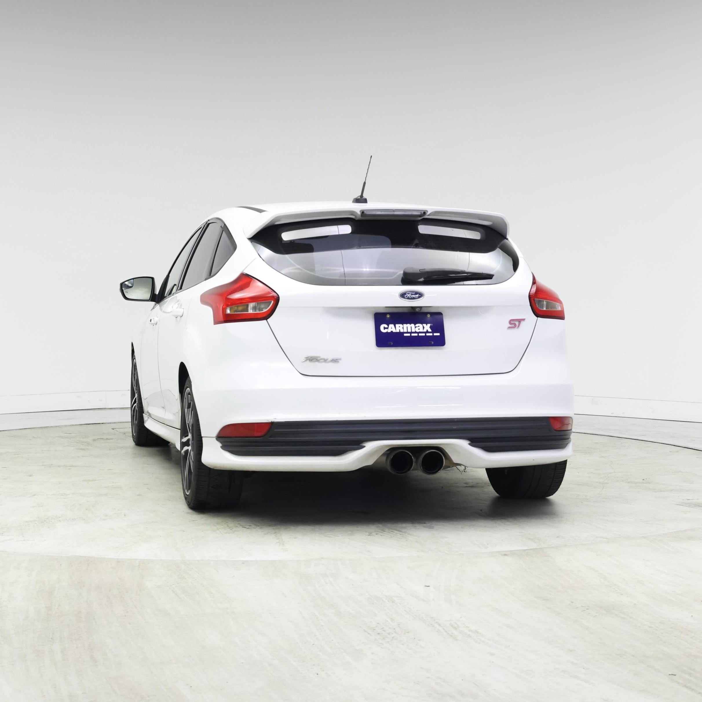 Thumbnail: 2016 Ford Focus - 6
