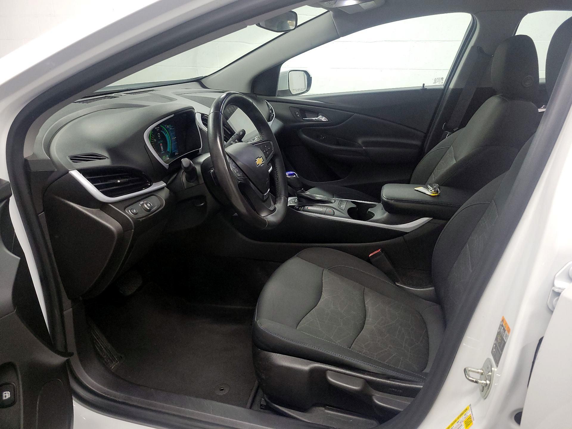 Thumbnail: 2017 Chevrolet Volt - 11