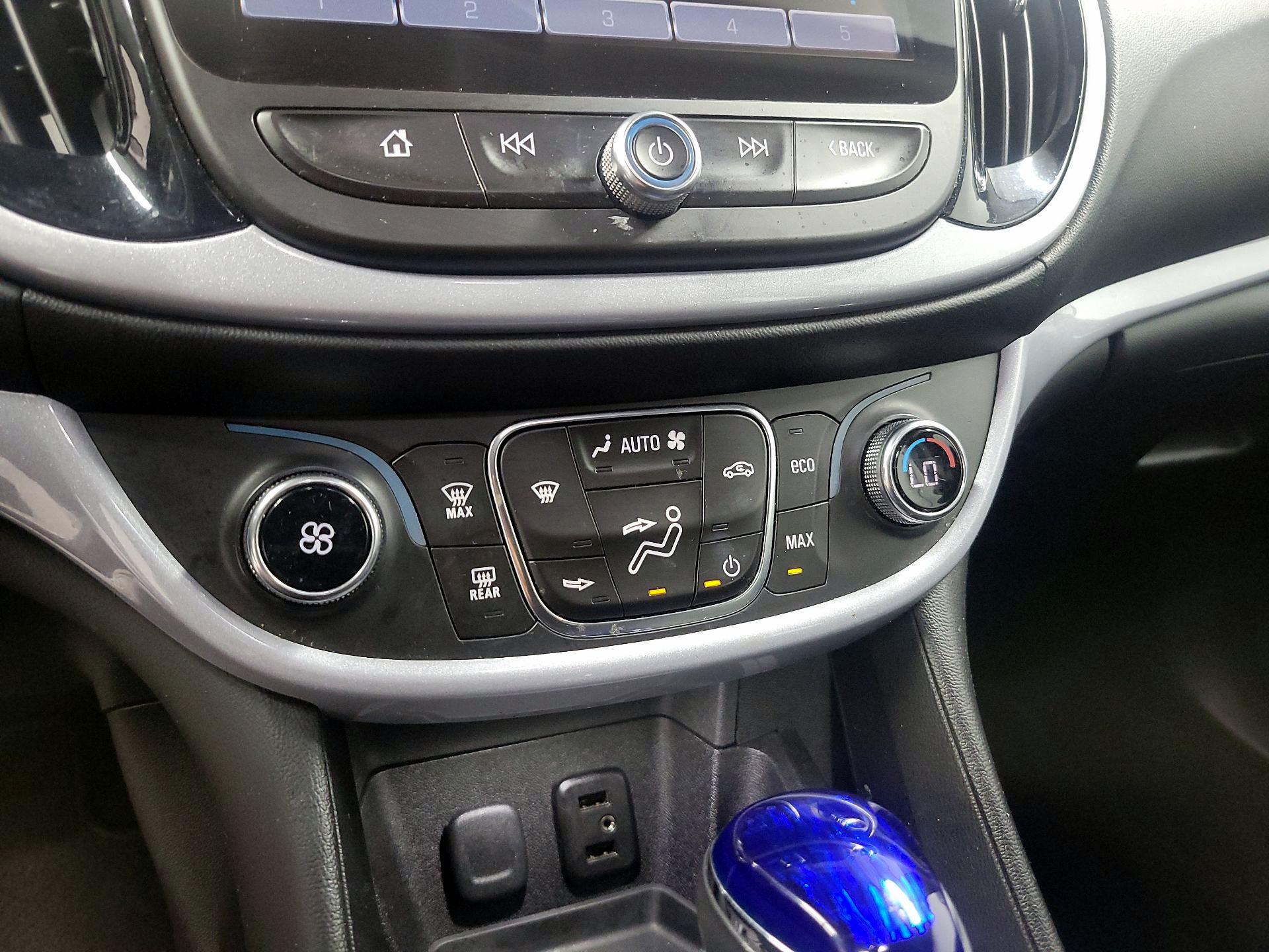 Thumbnail: 2017 Chevrolet Volt - 17
