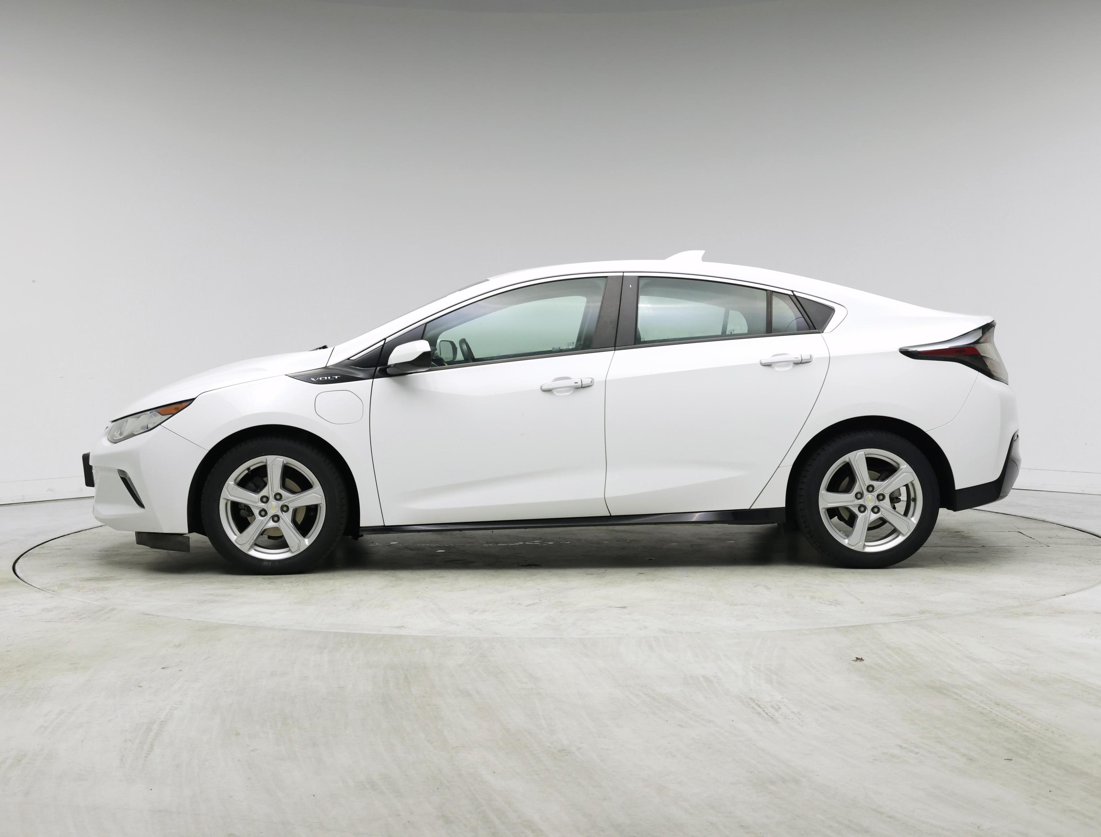 Thumbnail: 2017 Chevrolet Volt - 3