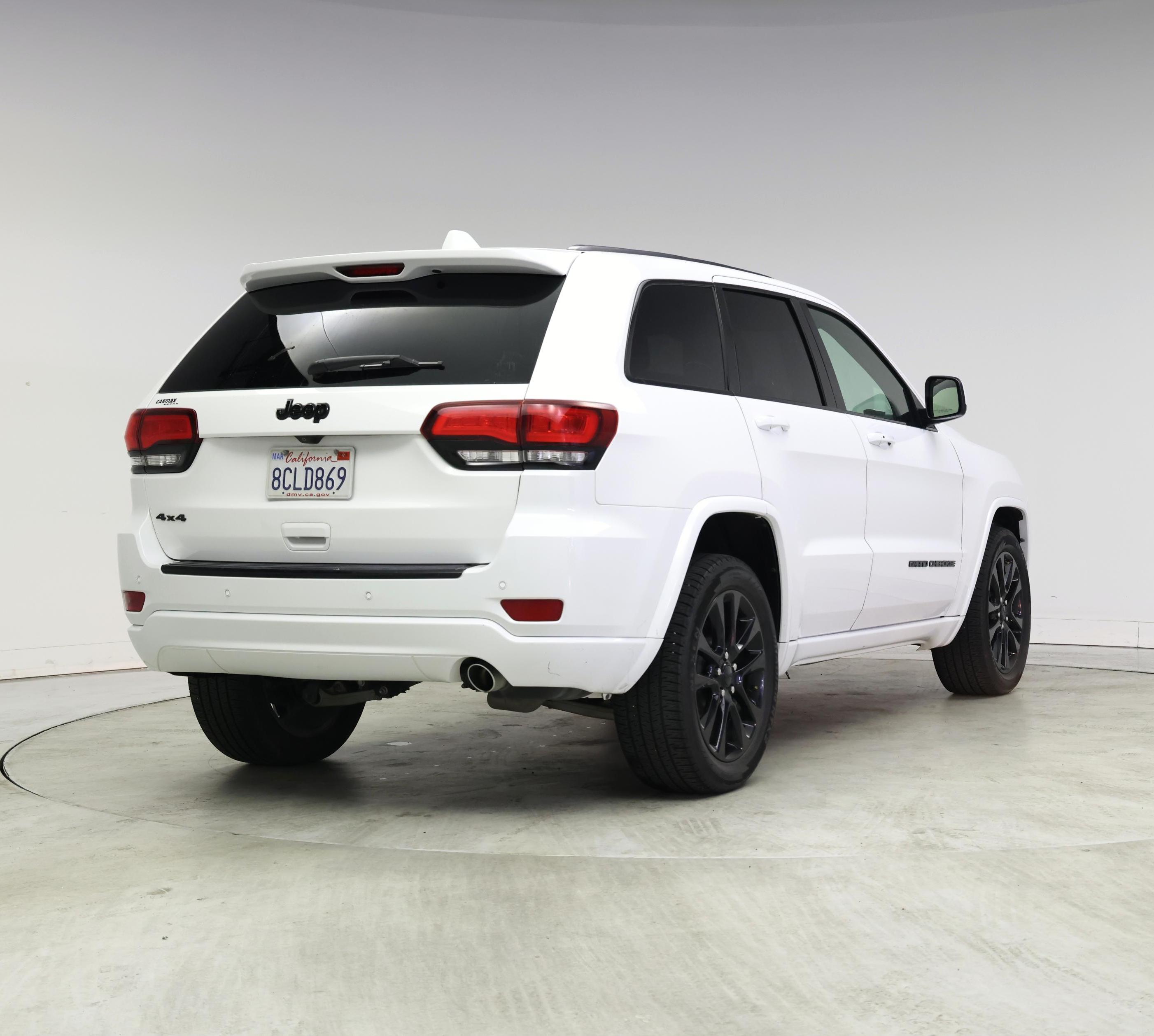 Thumbnail: 2018 Jeep Grand Cherokee - 8