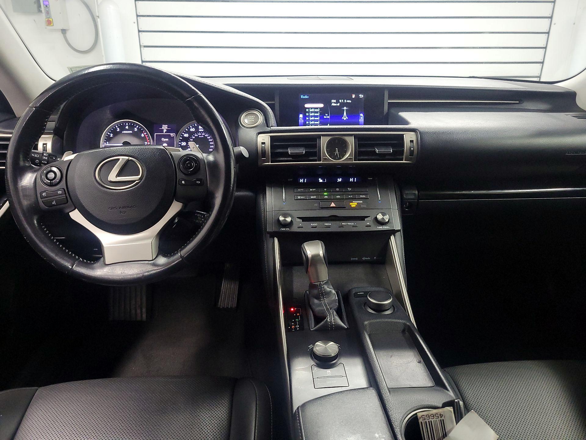 Thumbnail: 2016 Lexus IS - 9