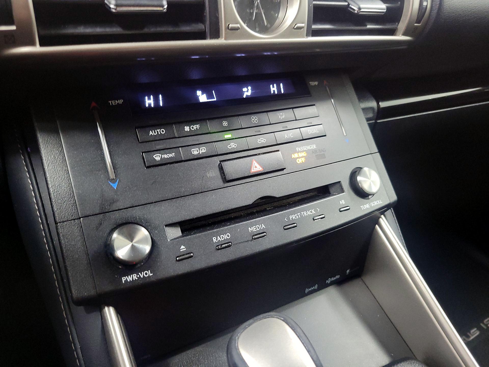 Thumbnail: 2016 Lexus IS - 15