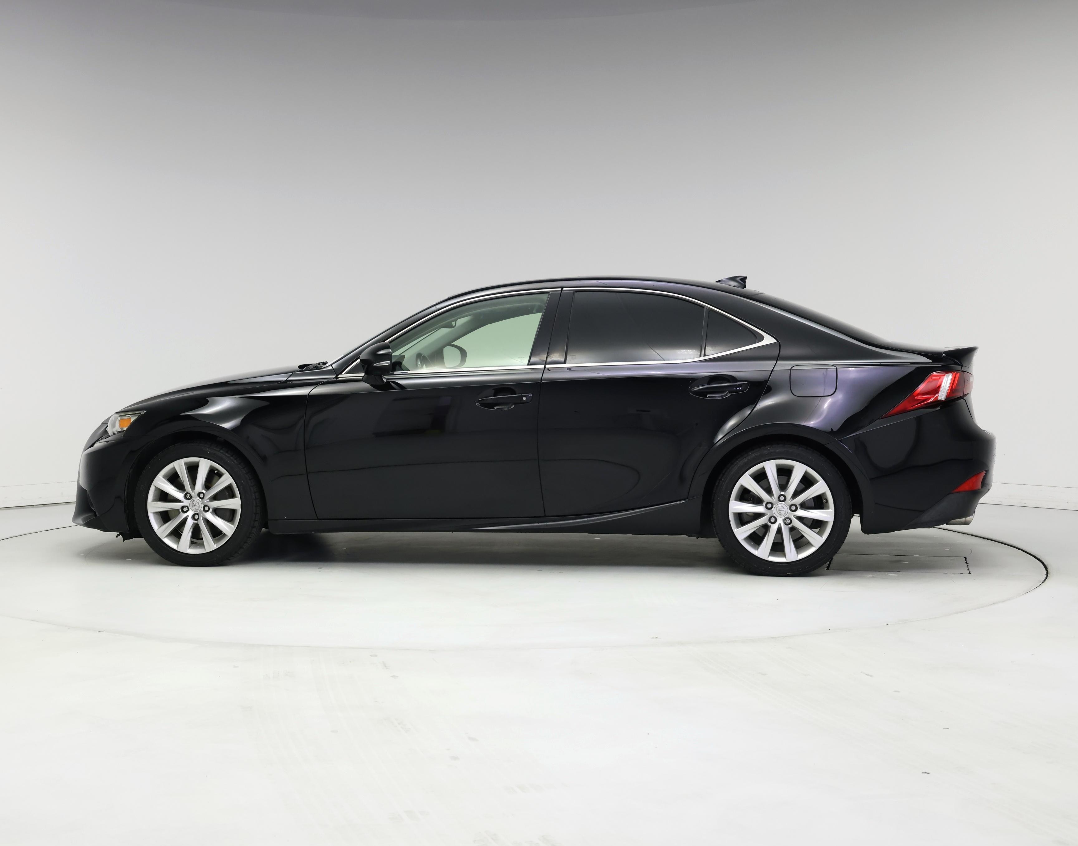 Thumbnail: 2016 Lexus IS - 3